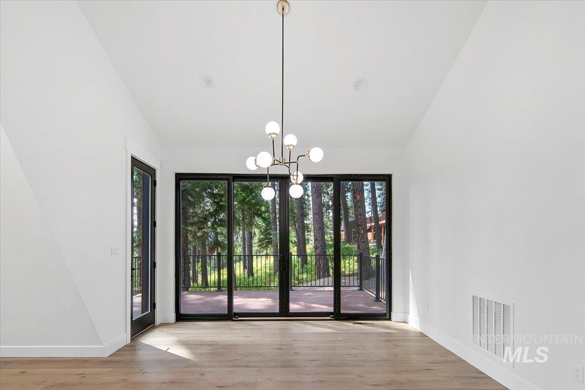 7 Moonglow Cir, Garden Valley, Idaho 83622, 2 Bedrooms, 2 Bathrooms, Residential For Sale, Price $649,000,MLS 98977219