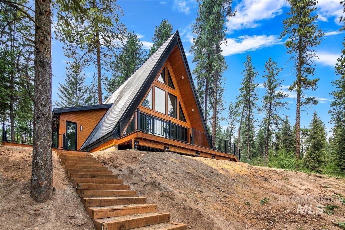 7 Moonglow Cir, Garden Valley, Idaho 83622, 2 Bedrooms, 2 Bathrooms, Residential For Sale, Price $649,000,MLS 98977219