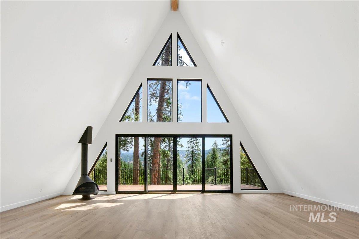 7 Moonglow Cir, Garden Valley, Idaho 83622, 2 Bedrooms, 2 Bathrooms, Residential For Sale, Price $649,000,MLS 98977219