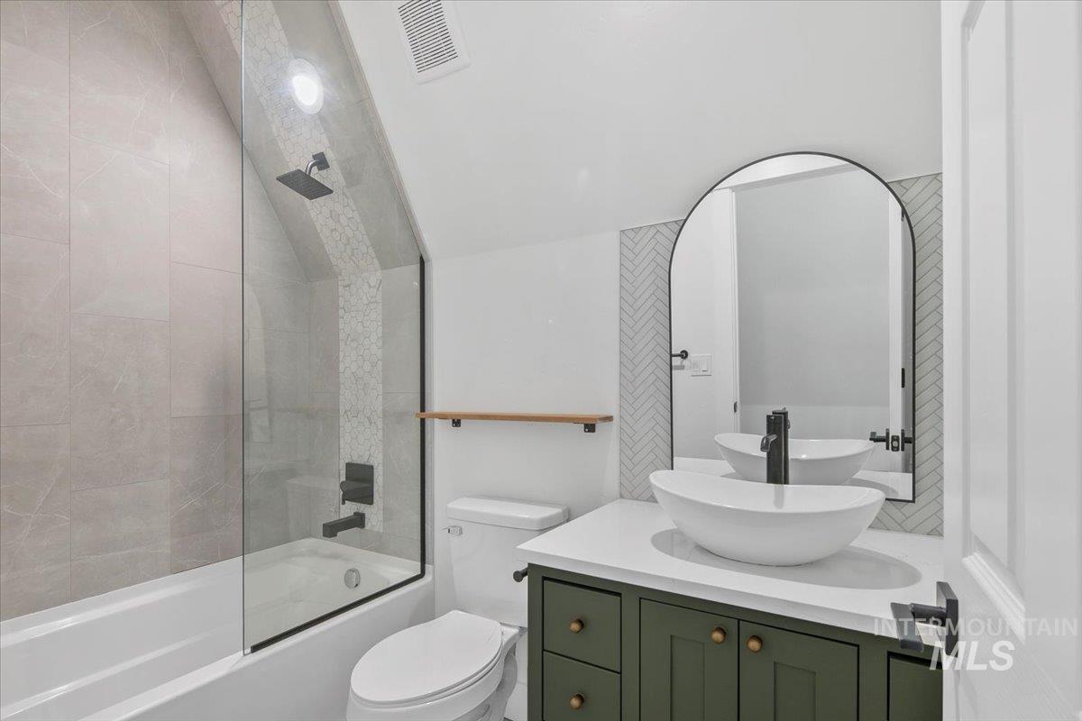 7 Moonglow Cir, Garden Valley, Idaho 83622, 2 Bedrooms, 2 Bathrooms, Residential For Sale, Price $649,000,MLS 98977219