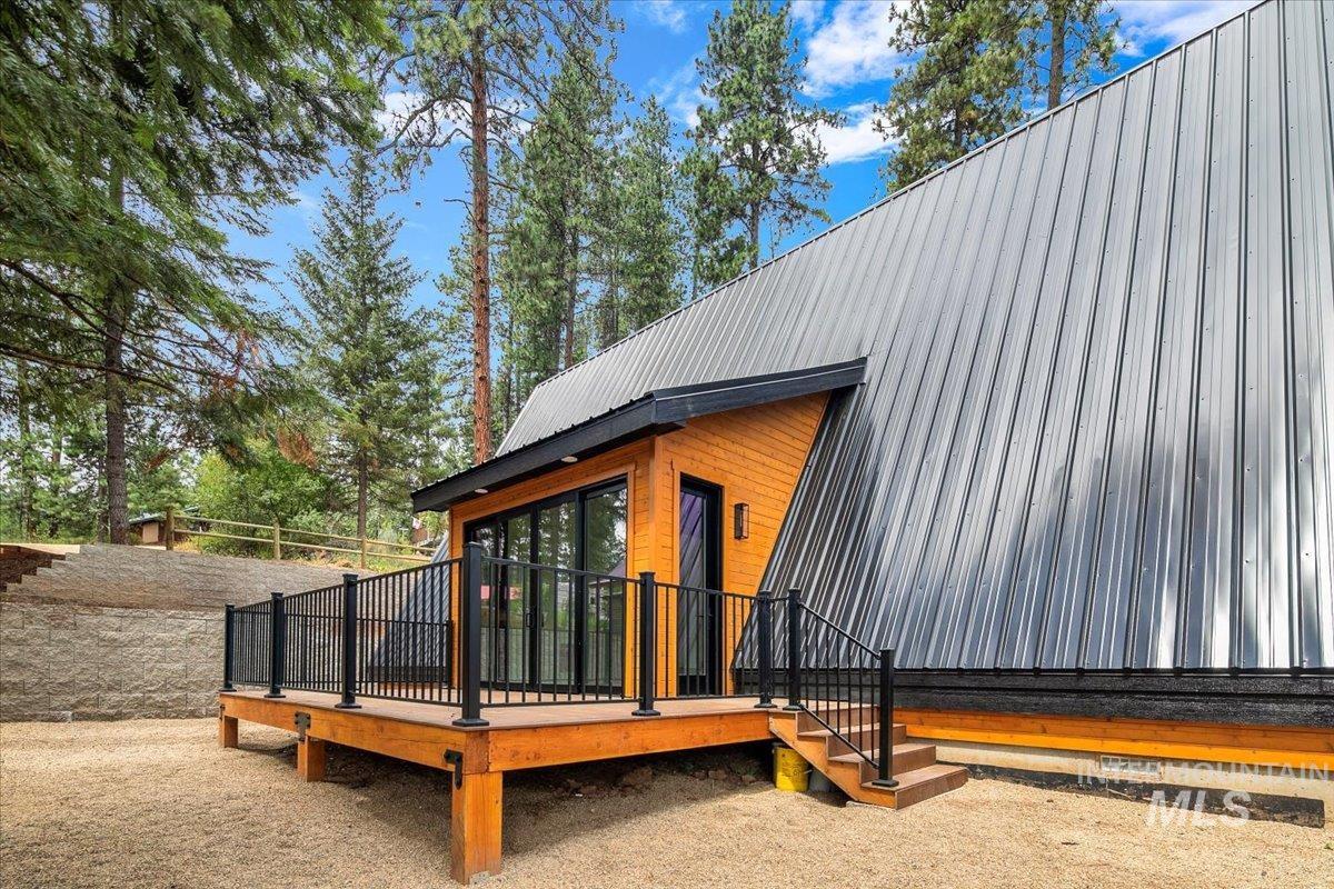 7 Moonglow Cir, Garden Valley, Idaho 83622, 2 Bedrooms, 2 Bathrooms, Residential For Sale, Price $649,000,MLS 98977219