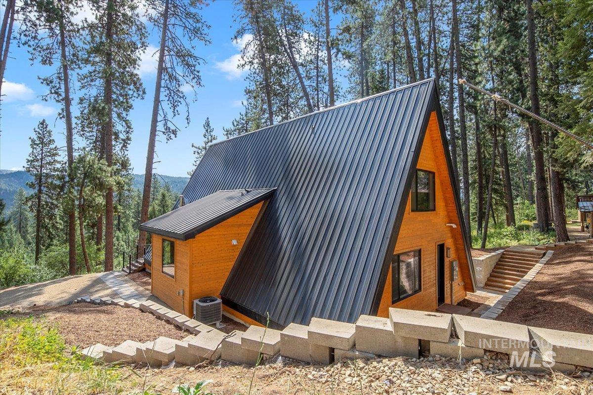 7 Moonglow Cir, Garden Valley, Idaho 83622, 2 Bedrooms, 2 Bathrooms, Residential For Sale, Price $649,000,MLS 98977219