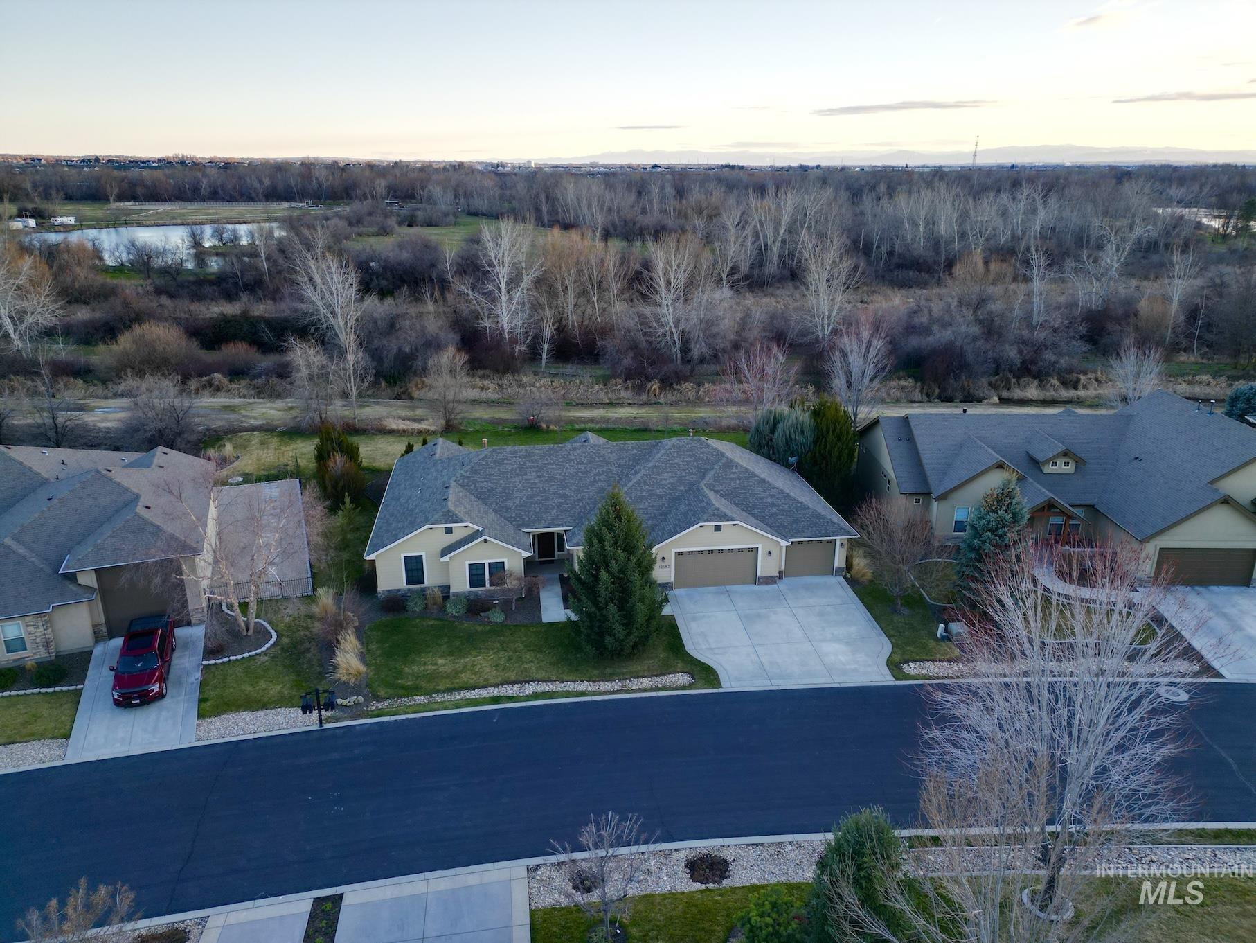 12259 W Seven Lakes Lane, Star, Idaho 83669, 4 Bedrooms, 2.5 Bathrooms, Residential For Sale, Price $999,990,MLS 98977221