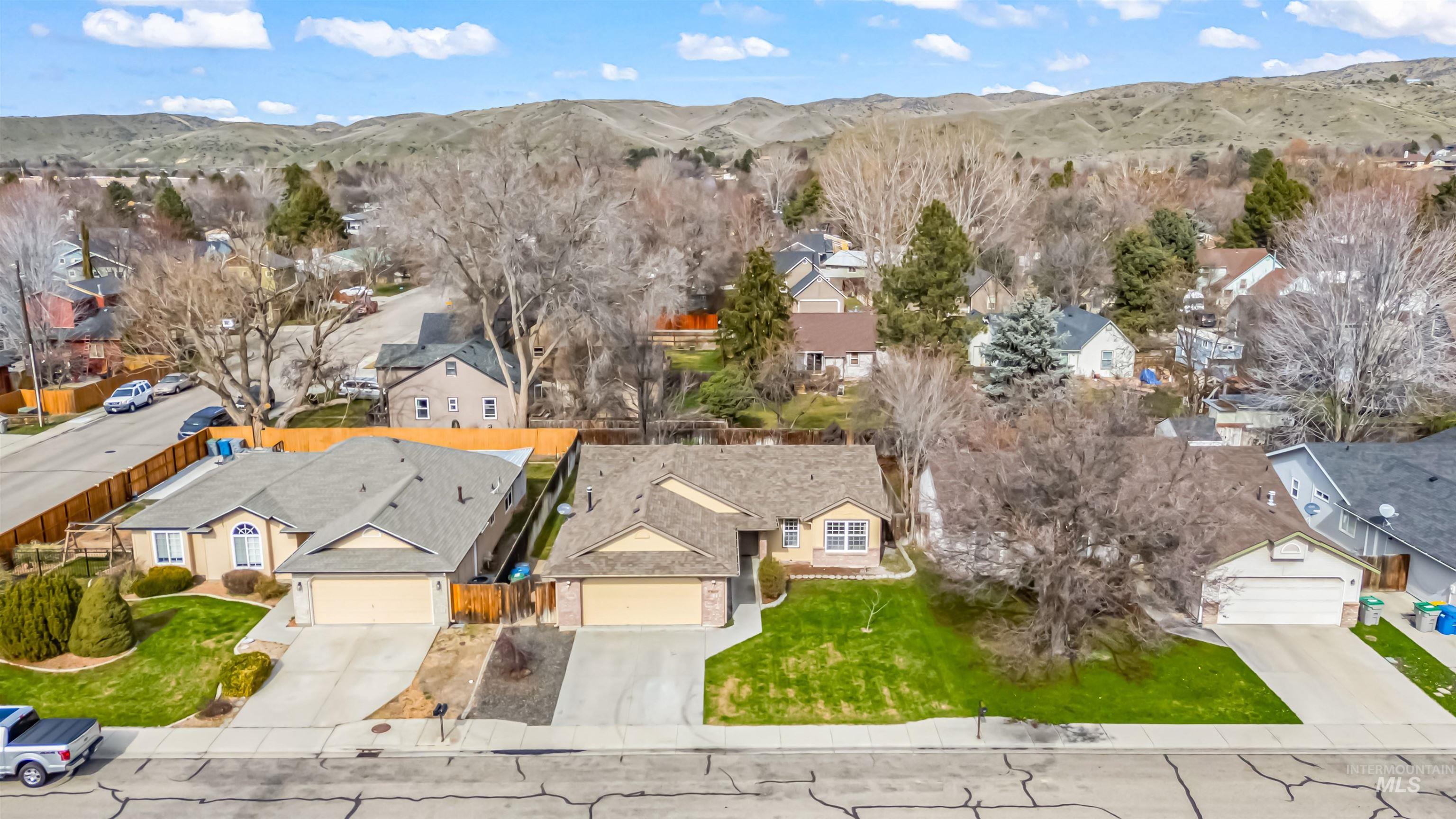 6988 W Tamarindo Ct., Boise, Idaho 83714, 3 Bedrooms, 2 Bathrooms, Residential For Sale, Price $449,000,MLS 98977224