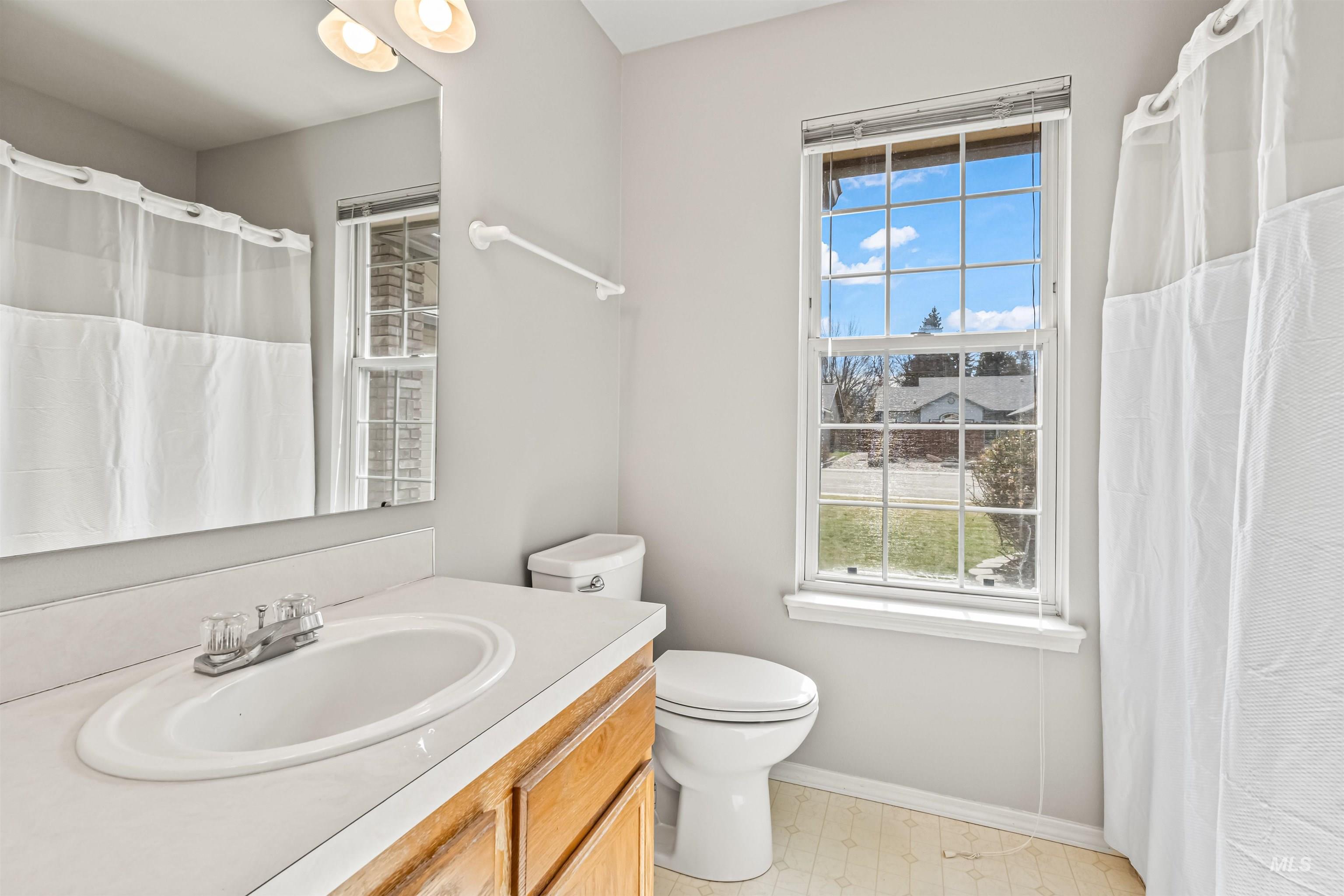 6988 W Tamarindo Ct., Boise, Idaho 83714, 3 Bedrooms, 2 Bathrooms, Residential For Sale, Price $449,000,MLS 98977224