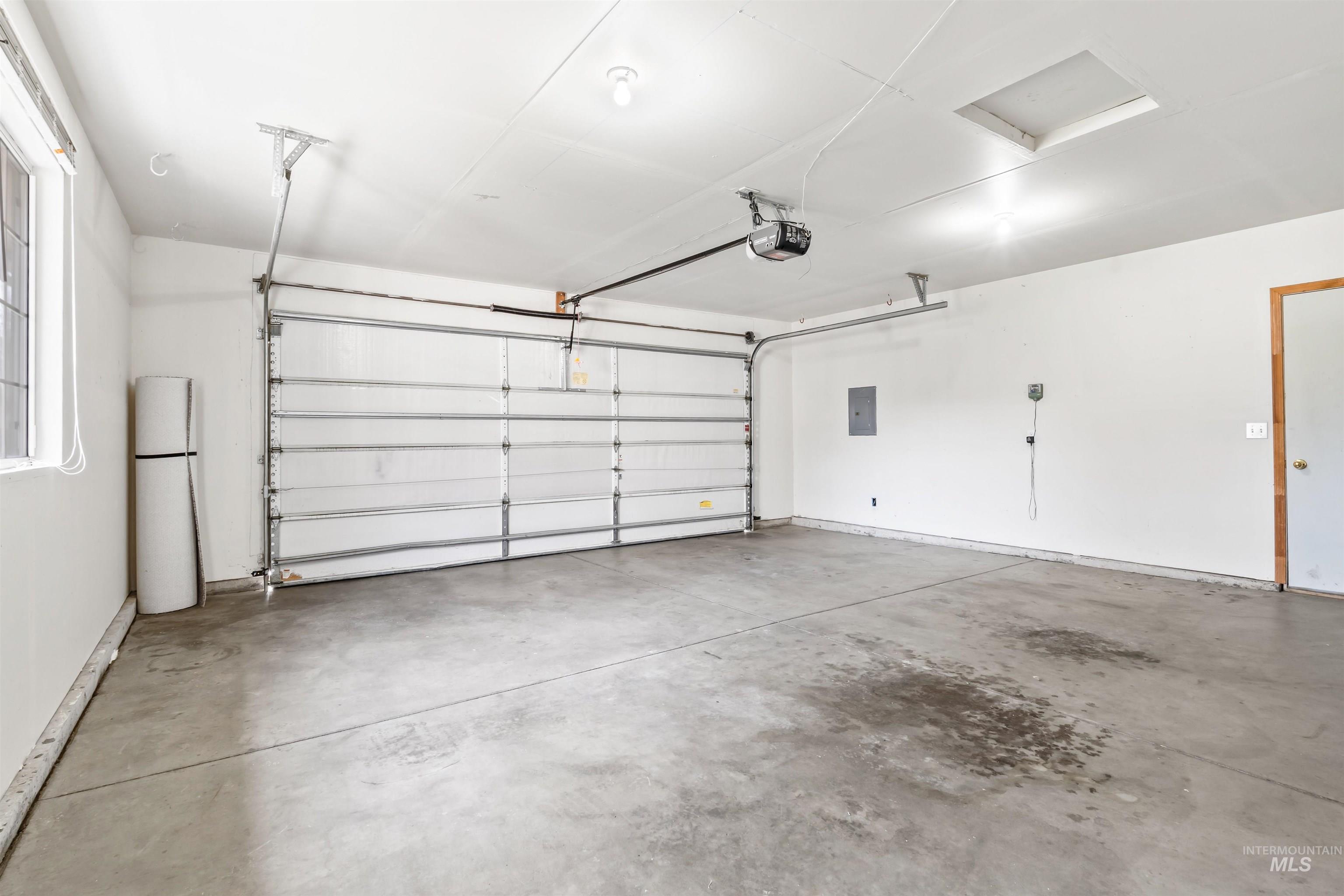 6988 W Tamarindo Ct., Boise, Idaho 83714, 3 Bedrooms, 2 Bathrooms, Residential For Sale, Price $449,000,MLS 98977224