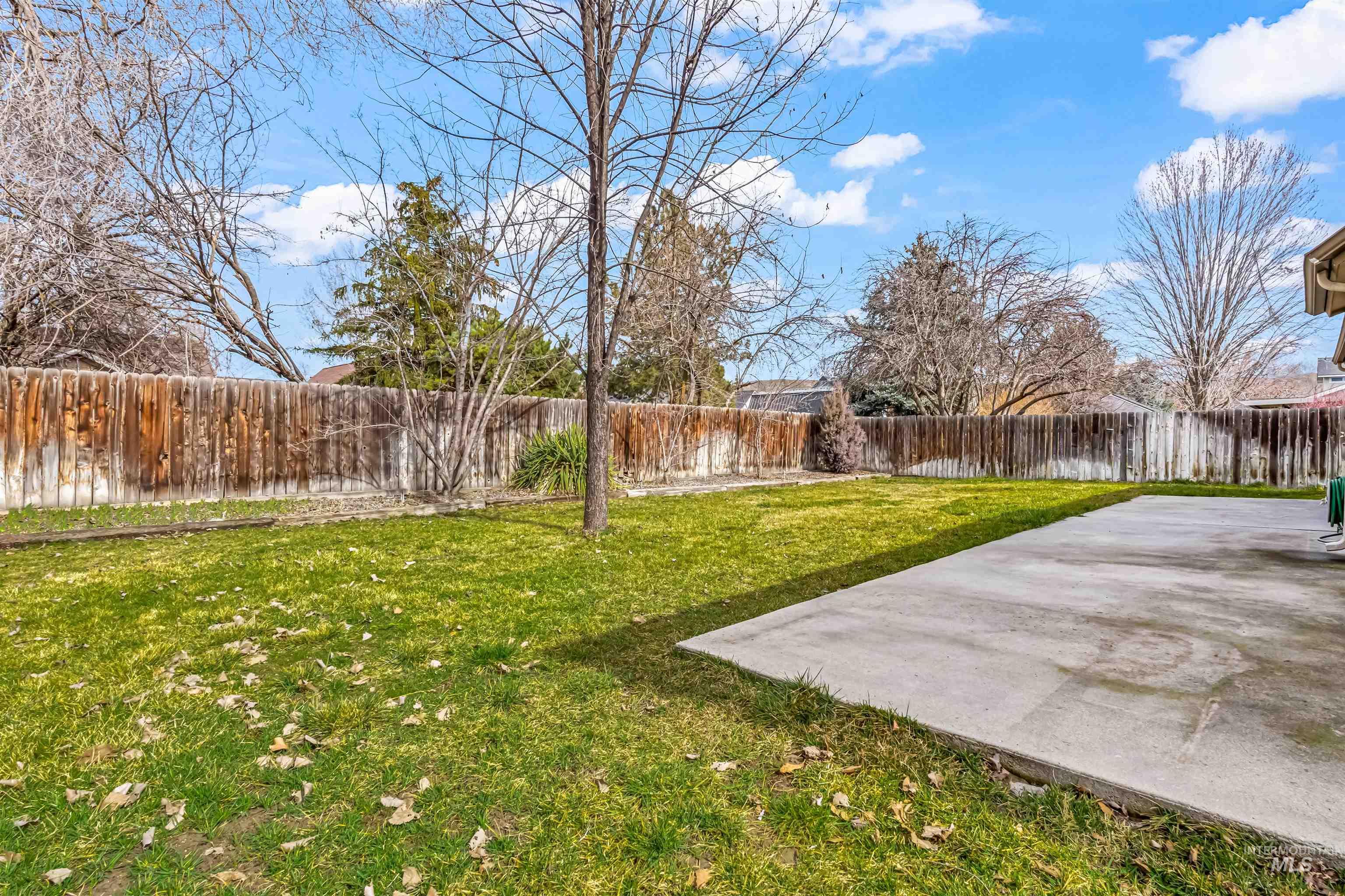 6988 W Tamarindo Ct., Boise, Idaho 83714, 3 Bedrooms, 2 Bathrooms, Residential For Sale, Price $449,000,MLS 98977224