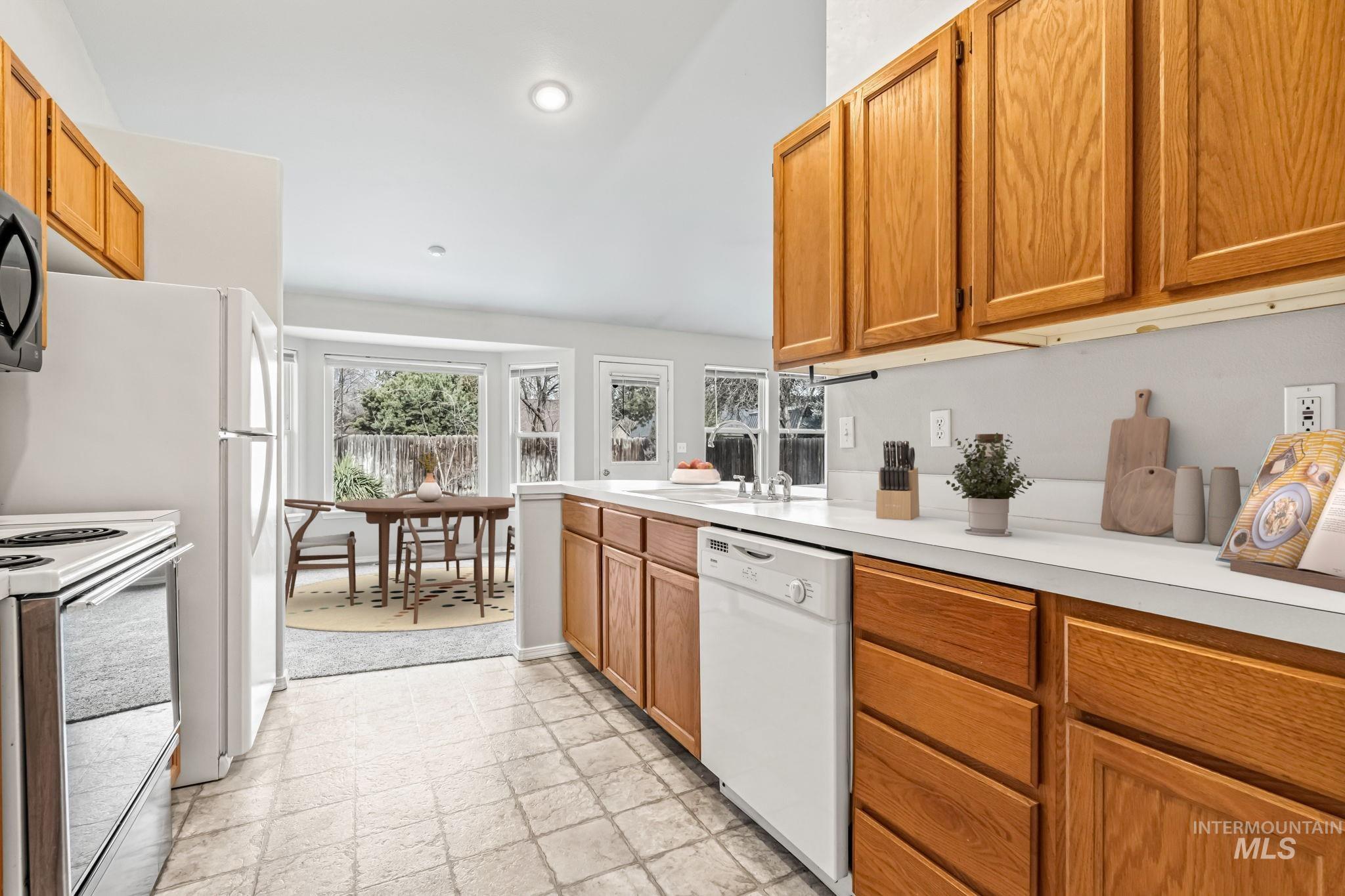 6988 W Tamarindo Ct., Boise, Idaho 83714, 3 Bedrooms, 2 Bathrooms, Residential For Sale, Price $449,000,MLS 98977224