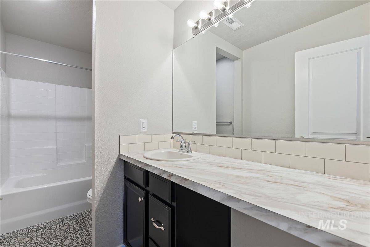 15182 N Mia Way, Nampa, Idaho 83651, 5 Bedrooms, 3 Bathrooms, Residential For Sale, Price $499,900,MLS 98977232