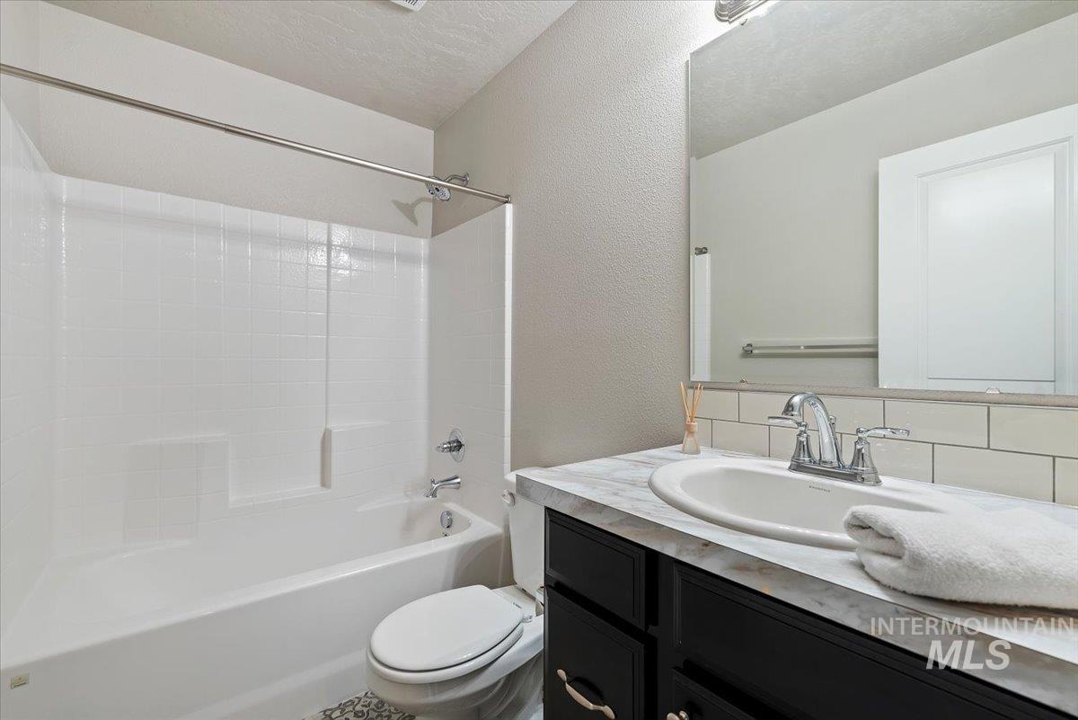 15182 N Mia Way, Nampa, Idaho 83651, 5 Bedrooms, 3 Bathrooms, Residential For Sale, Price $499,900,MLS 98977232