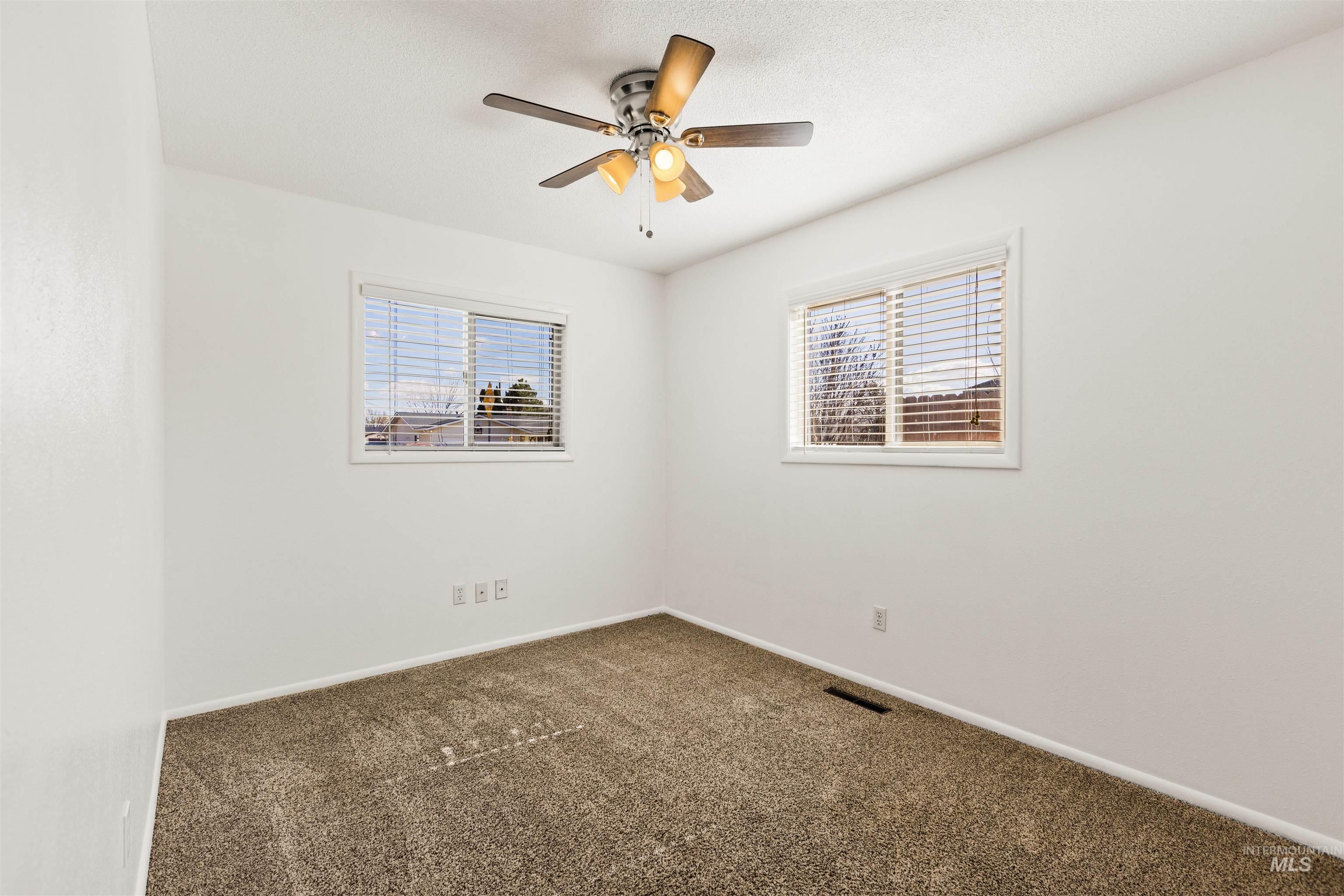 3304 S Illinois Ave, Caldwell, Idaho 83605, 3 Bedrooms, 2 Bathrooms, Residential For Sale, Price $385,000,MLS 98977233