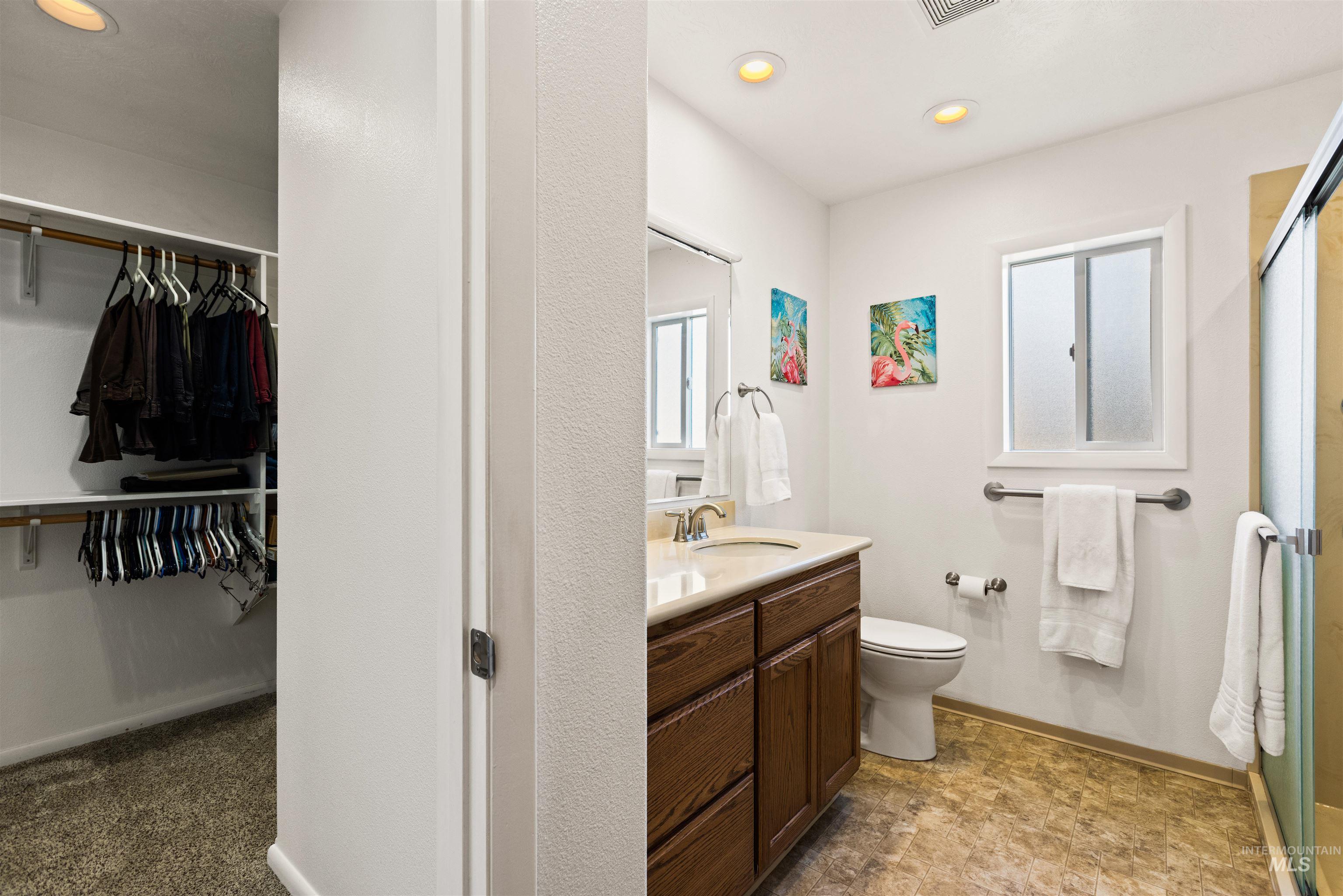 3304 S Illinois Ave, Caldwell, Idaho 83605, 3 Bedrooms, 2 Bathrooms, Residential For Sale, Price $385,000,MLS 98977233