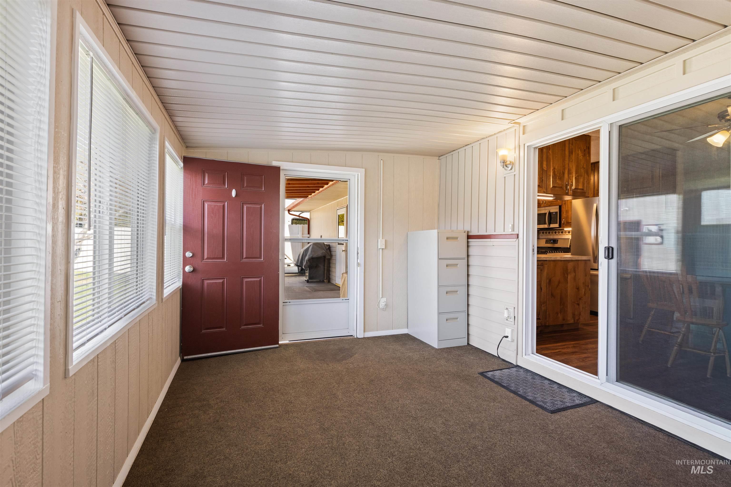 3304 S Illinois Ave, Caldwell, Idaho 83605, 3 Bedrooms, 2 Bathrooms, Residential For Sale, Price $385,000,MLS 98977233