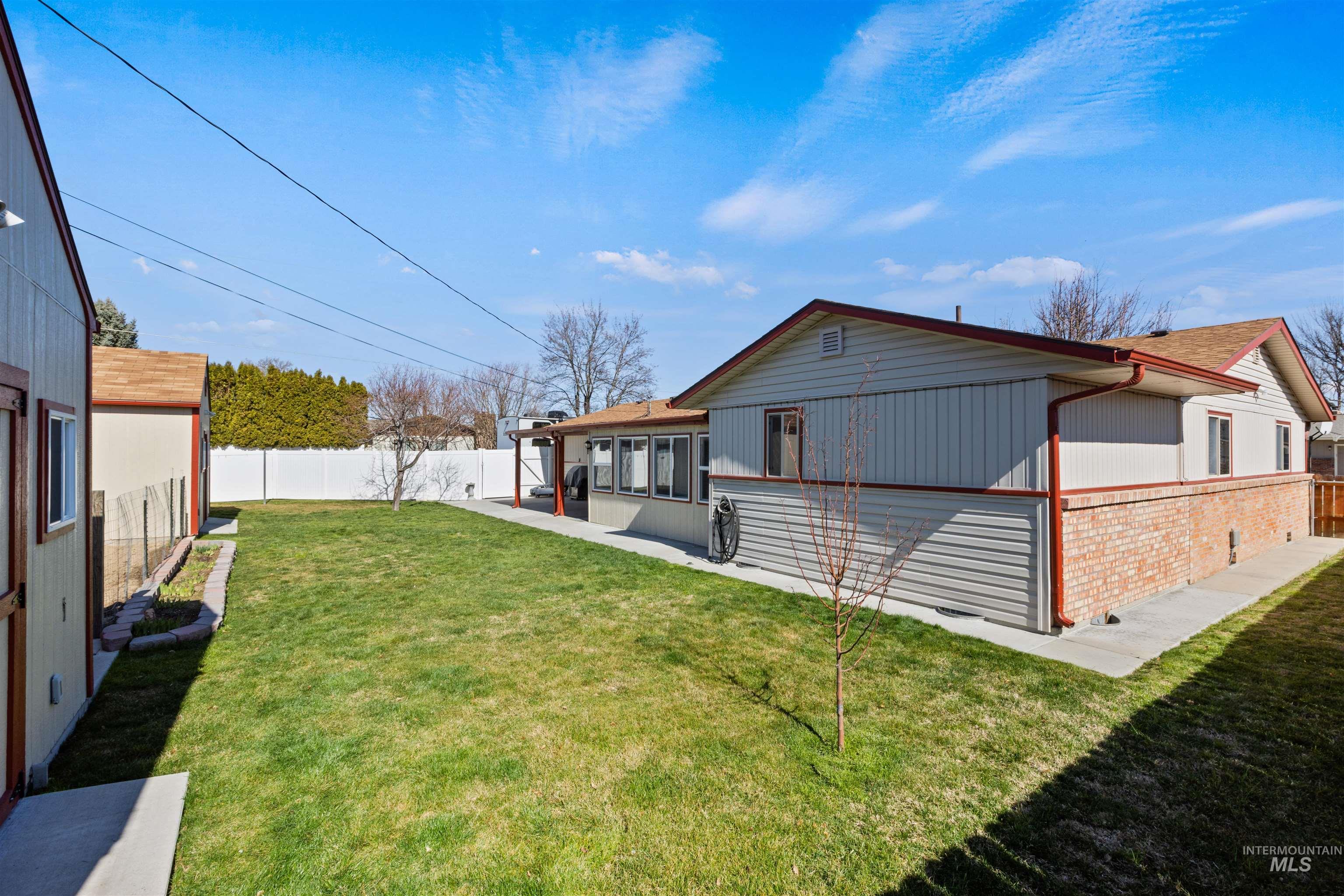 3304 S Illinois Ave, Caldwell, Idaho 83605, 3 Bedrooms, 2 Bathrooms, Residential For Sale, Price $385,000,MLS 98977233