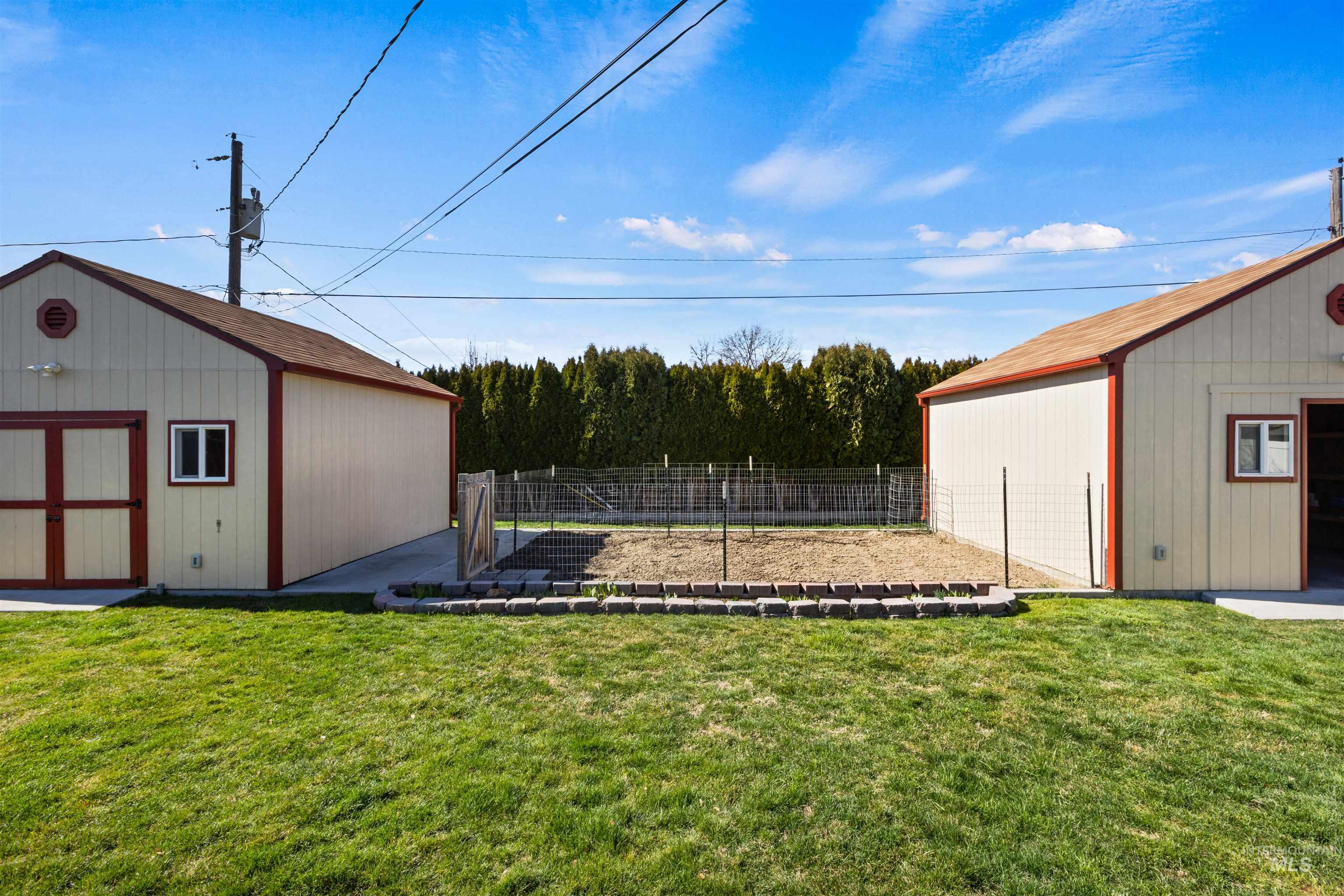 3304 S Illinois Ave, Caldwell, Idaho 83605, 3 Bedrooms, 2 Bathrooms, Residential For Sale, Price $385,000,MLS 98977233