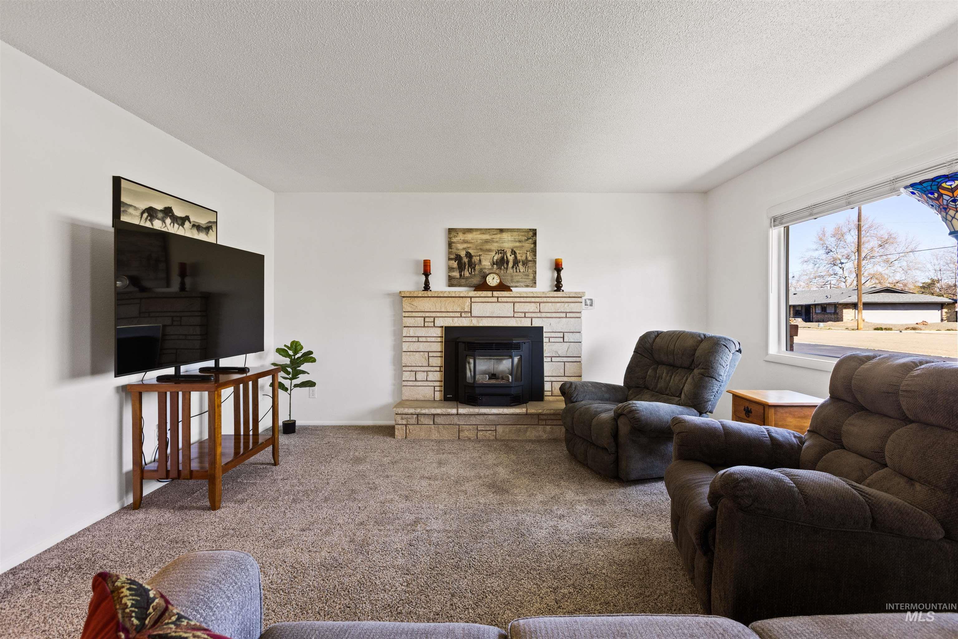 3304 S Illinois Ave, Caldwell, Idaho 83605, 3 Bedrooms, 2 Bathrooms, Residential For Sale, Price $385,000,MLS 98977233