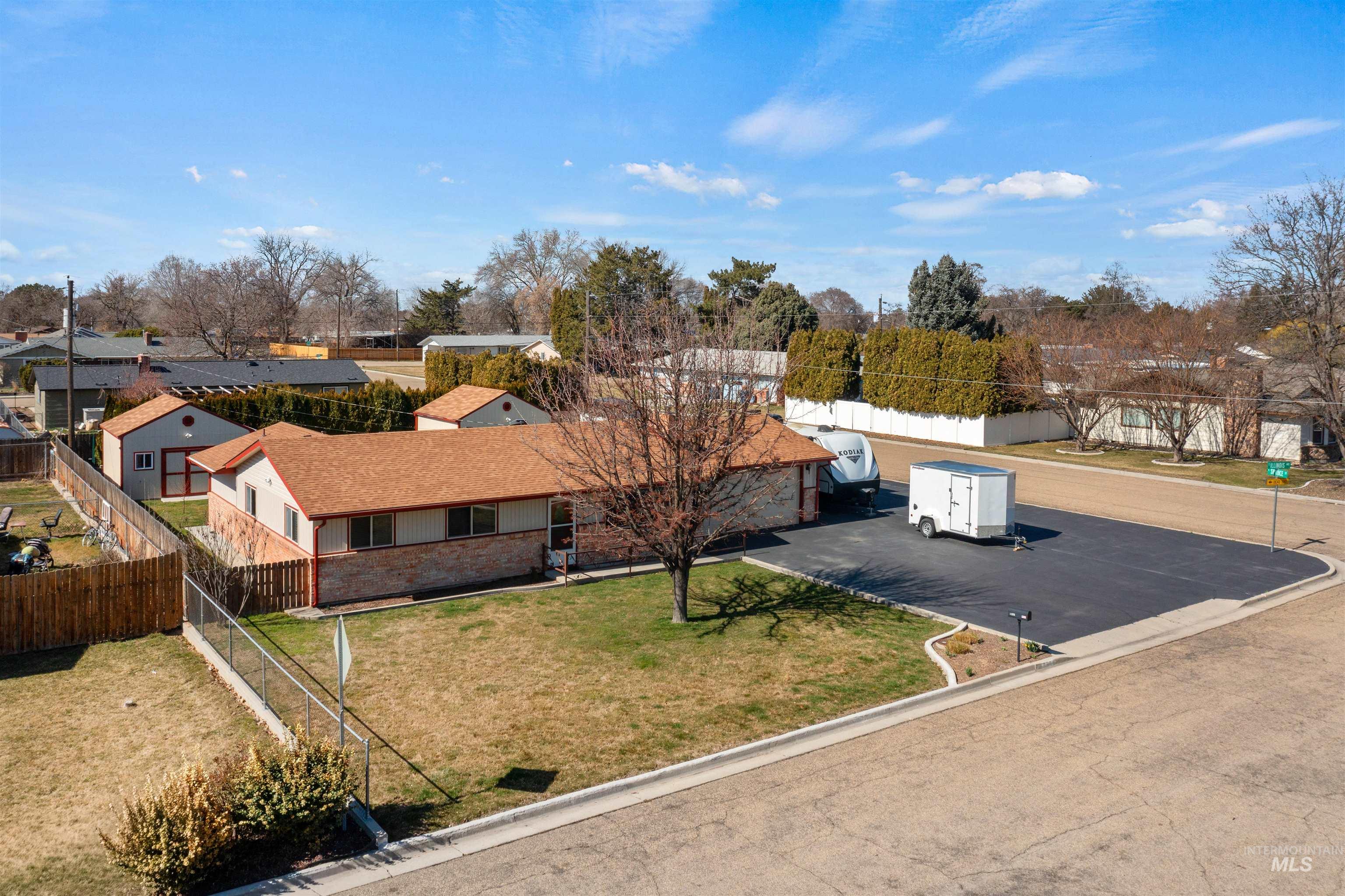 3304 S Illinois Ave, Caldwell, Idaho 83605, 3 Bedrooms, 2 Bathrooms, Residential For Sale, Price $385,000,MLS 98977233