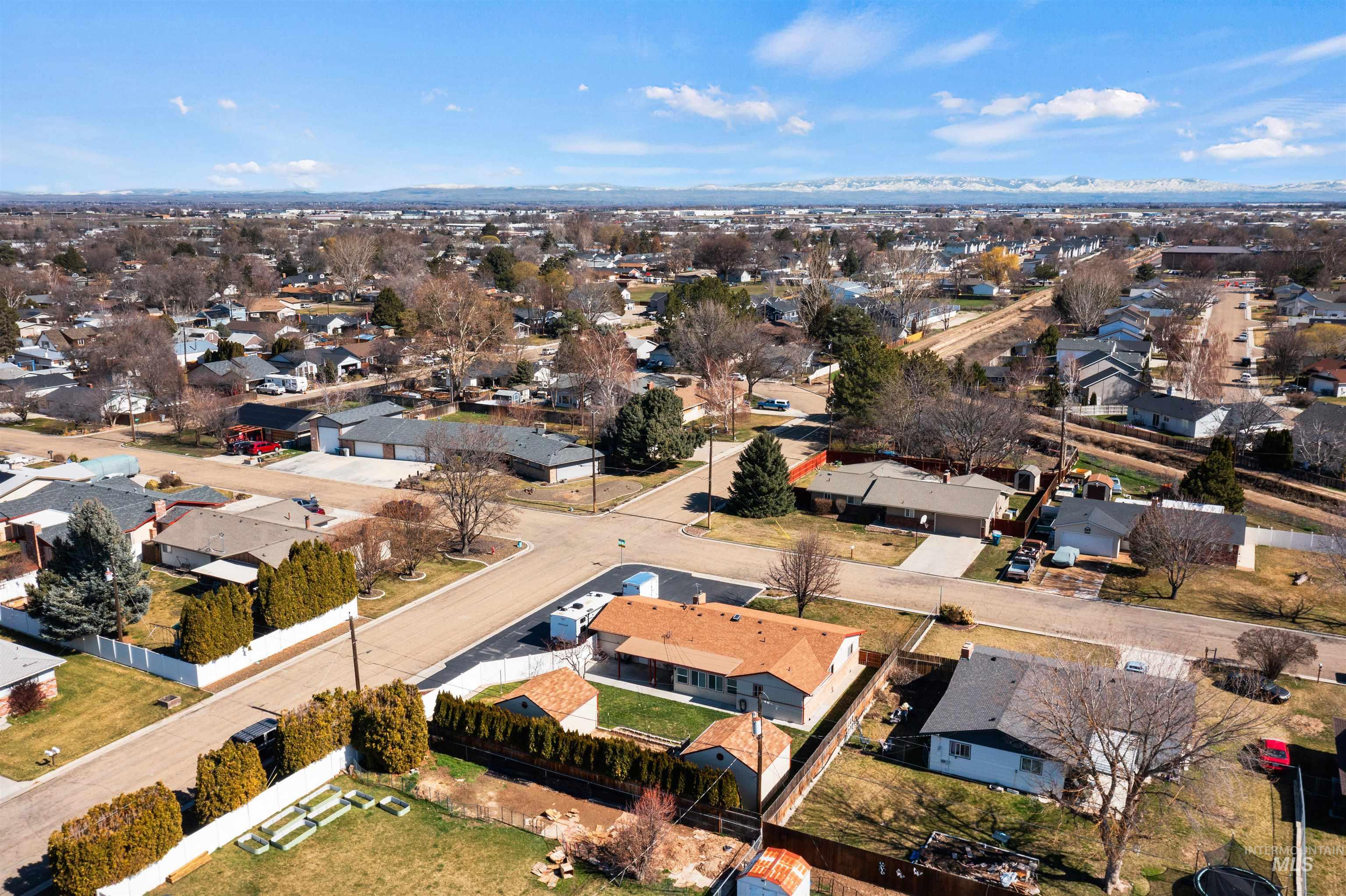 3304 S Illinois Ave, Caldwell, Idaho 83605, 3 Bedrooms, 2 Bathrooms, Residential For Sale, Price $385,000,MLS 98977233