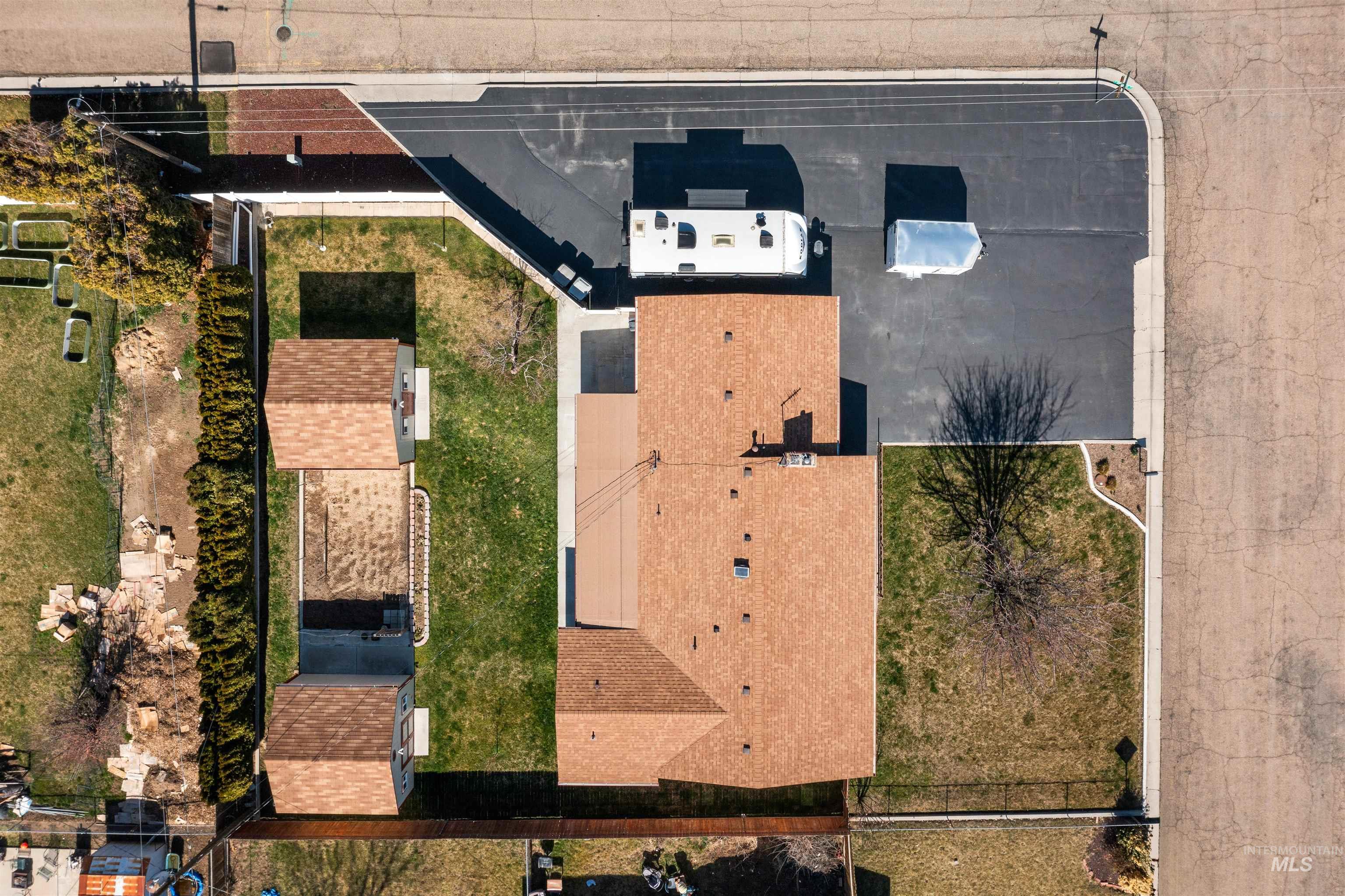 3304 S Illinois Ave, Caldwell, Idaho 83605, 3 Bedrooms, 2 Bathrooms, Residential For Sale, Price $385,000,MLS 98977233