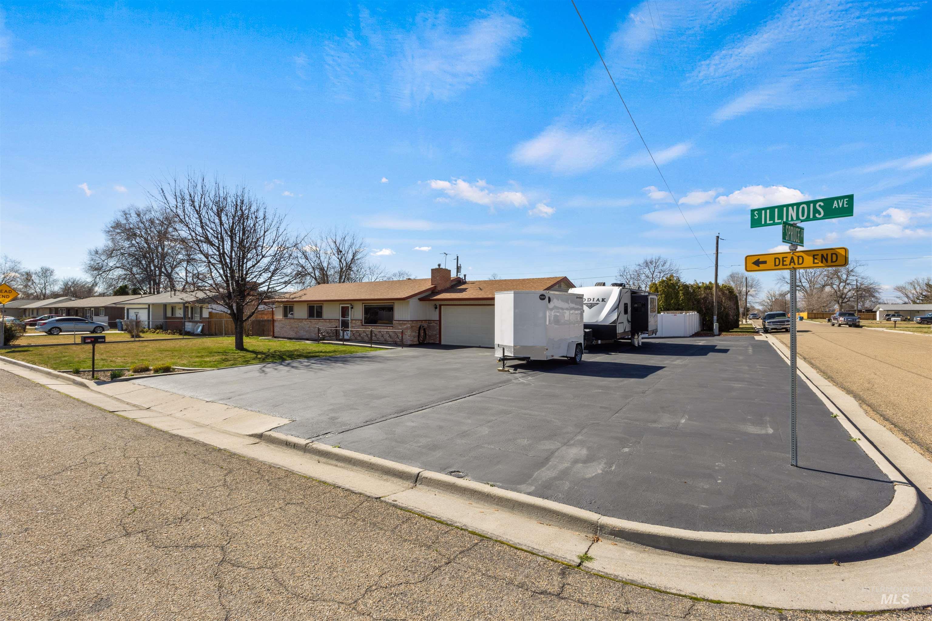 3304 S Illinois Ave, Caldwell, Idaho 83605, 3 Bedrooms, 2 Bathrooms, Residential For Sale, Price $385,000,MLS 98977233