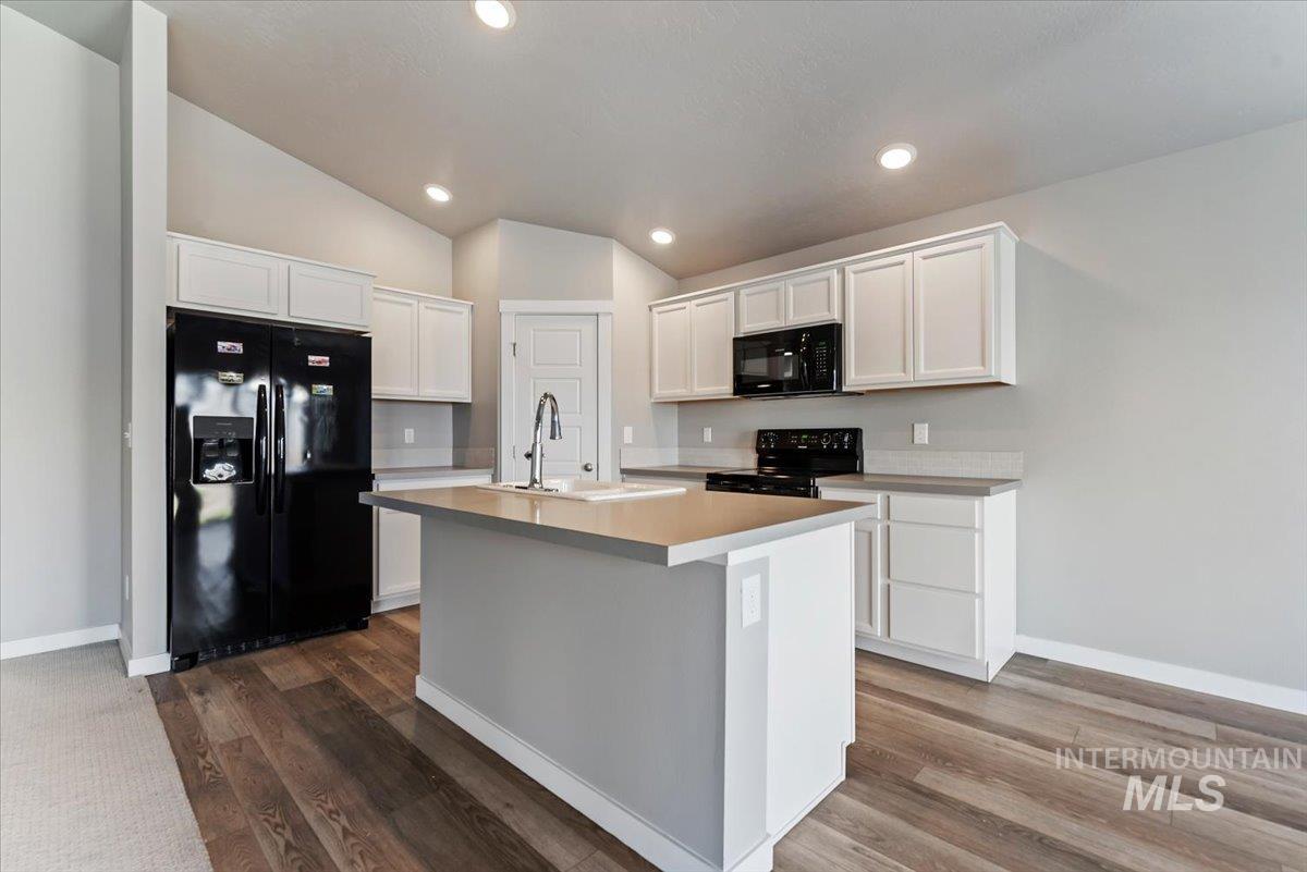 10762 W Camas St, Boise, Idaho 83709, 3 Bedrooms, 2 Bathrooms, Residential For Sale, Price $375,000,MLS 98977234