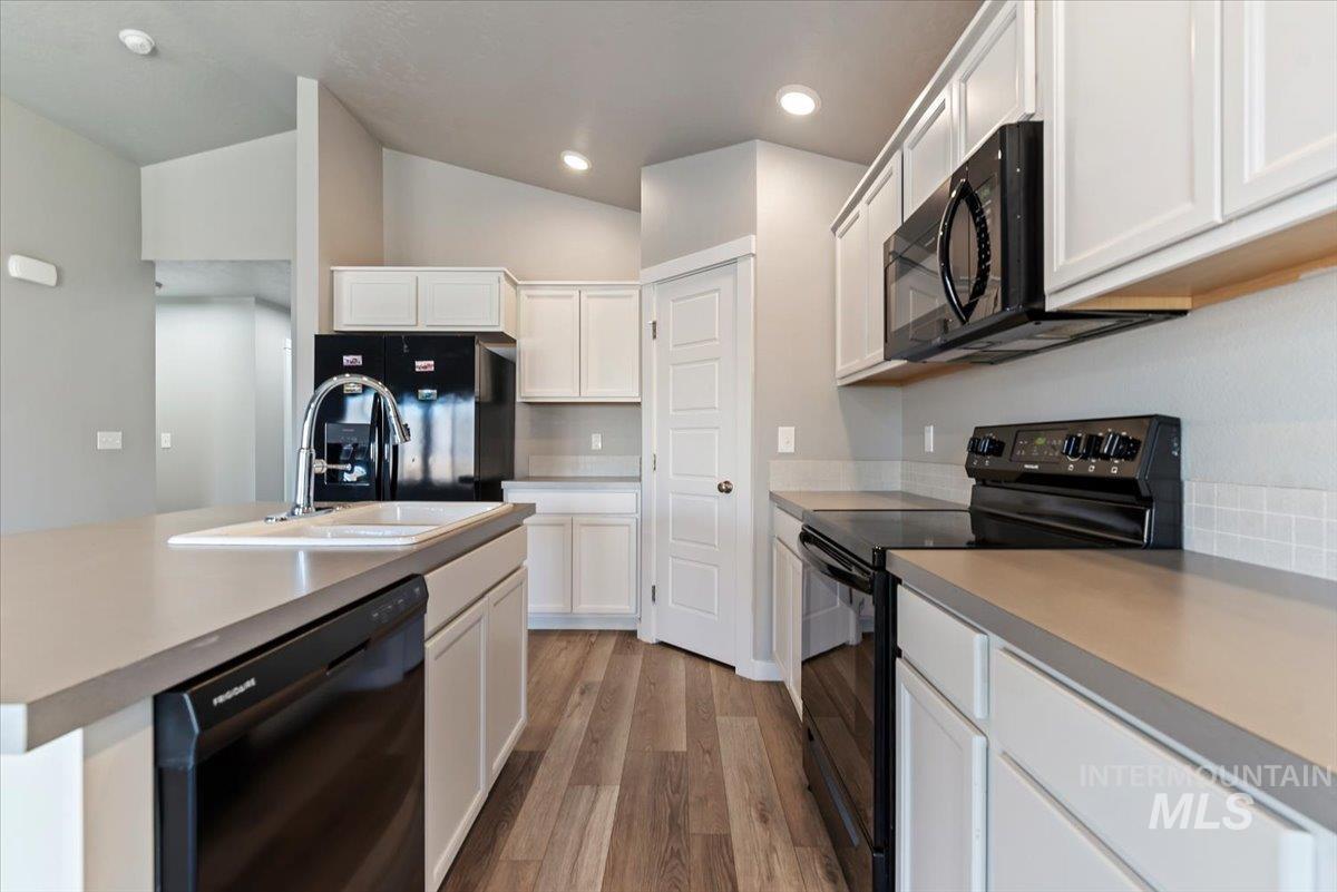 10762 W Camas St, Boise, Idaho 83709, 3 Bedrooms, 2 Bathrooms, Residential For Sale, Price $375,000,MLS 98977234