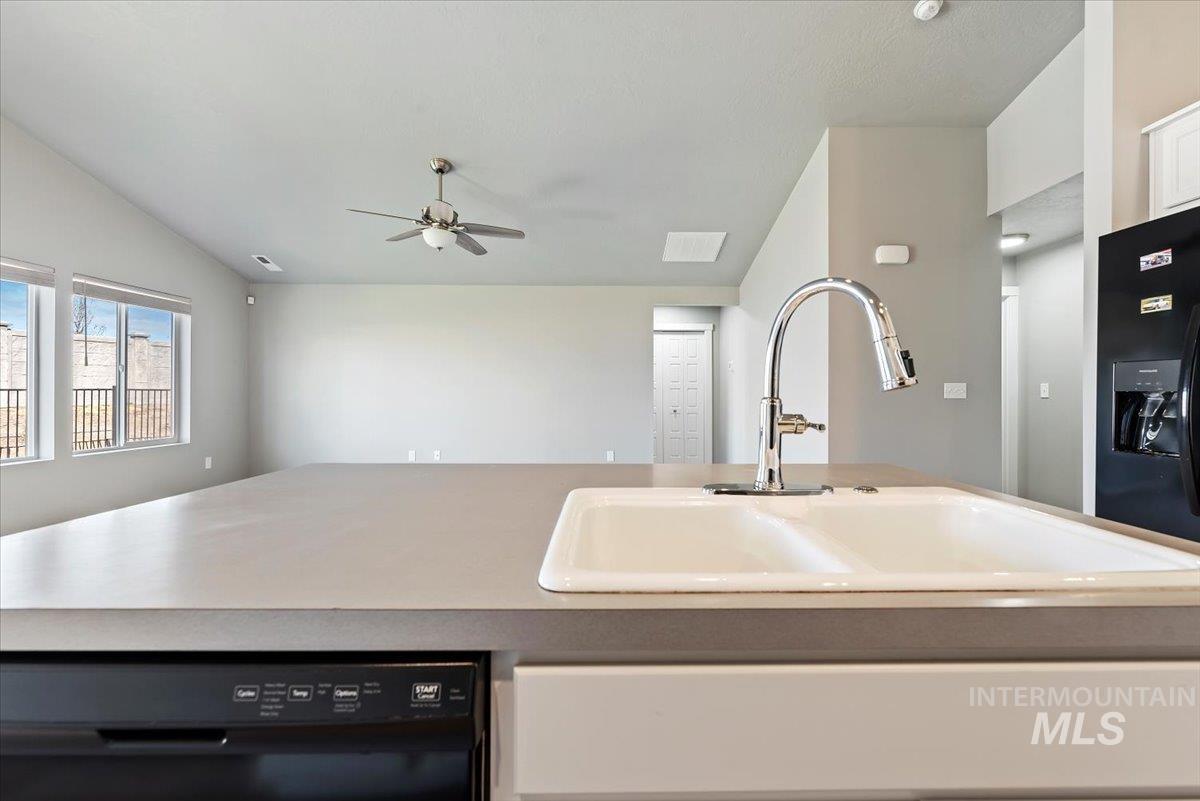 10762 W Camas St, Boise, Idaho 83709, 3 Bedrooms, 2 Bathrooms, Residential For Sale, Price $375,000,MLS 98977234