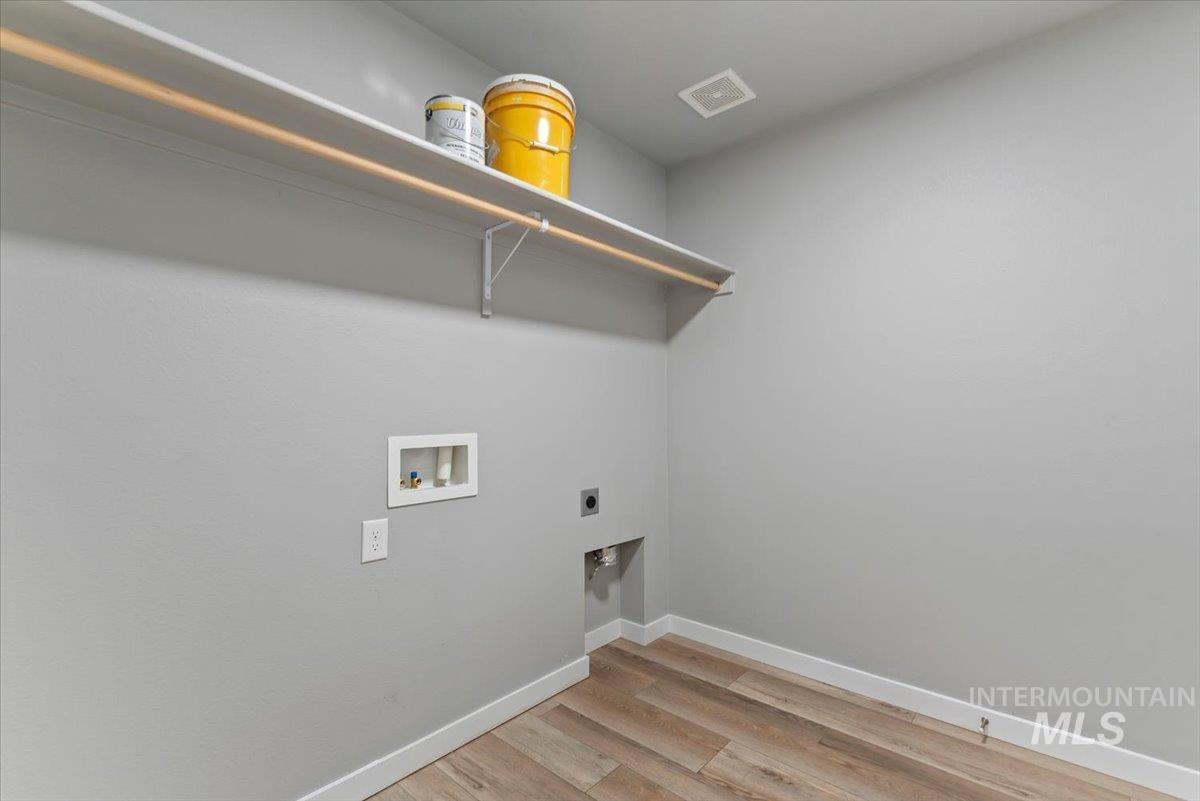 10762 W Camas St, Boise, Idaho 83709, 3 Bedrooms, 2 Bathrooms, Residential For Sale, Price $375,000,MLS 98977234