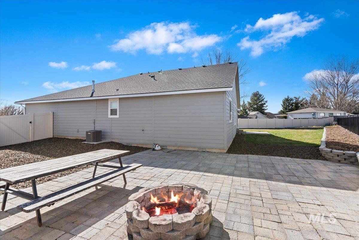 10762 W Camas St, Boise, Idaho 83709, 3 Bedrooms, 2 Bathrooms, Residential For Sale, Price $375,000,MLS 98977234