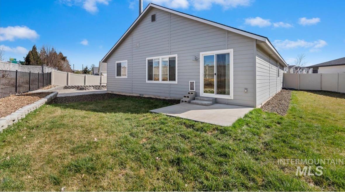 10762 W Camas St, Boise, Idaho 83709, 3 Bedrooms, 2 Bathrooms, Residential For Sale, Price $375,000,MLS 98977234