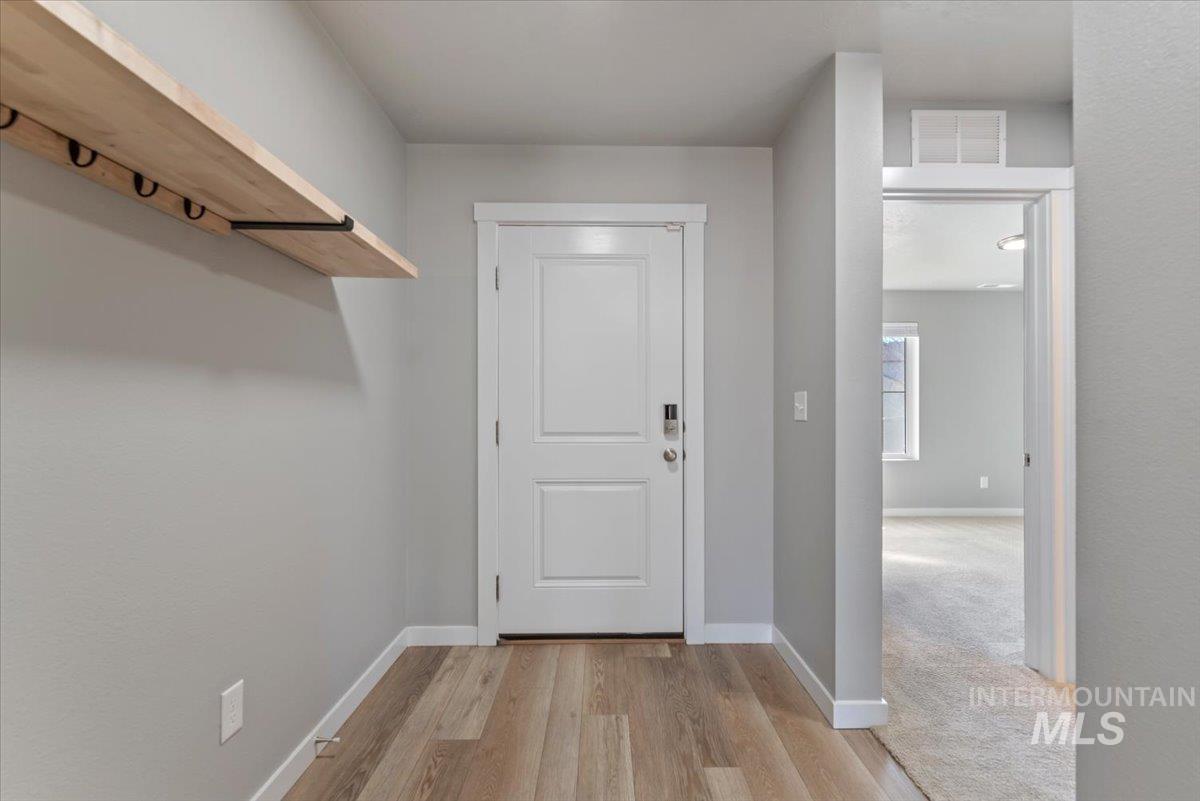 10762 W Camas St, Boise, Idaho 83709, 3 Bedrooms, 2 Bathrooms, Residential For Sale, Price $375,000,MLS 98977234