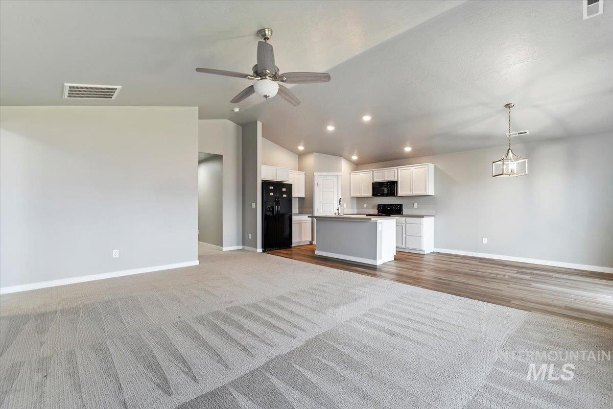 10762 W Camas St, Boise, Idaho 83709, 3 Bedrooms, 2 Bathrooms, Residential For Sale, Price $375,000,MLS 98977234