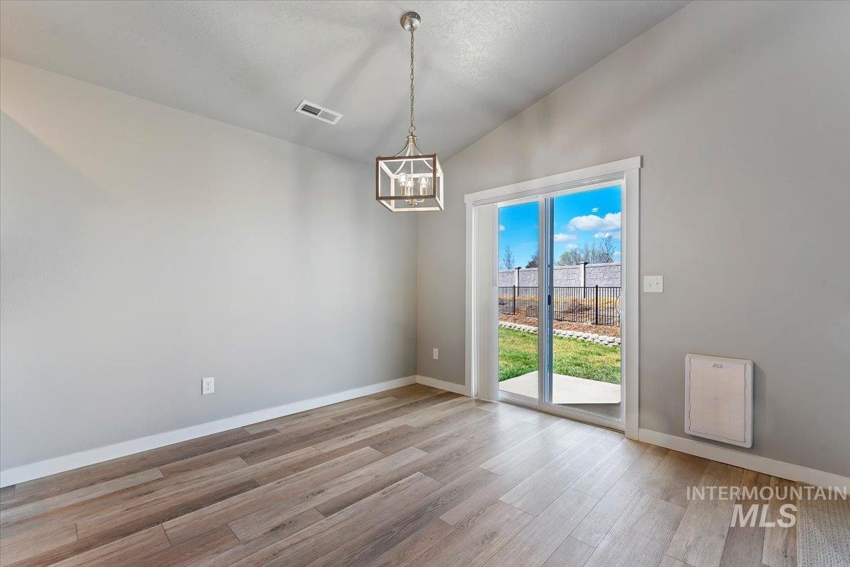 10762 W Camas St, Boise, Idaho 83709, 3 Bedrooms, 2 Bathrooms, Residential For Sale, Price $375,000,MLS 98977234