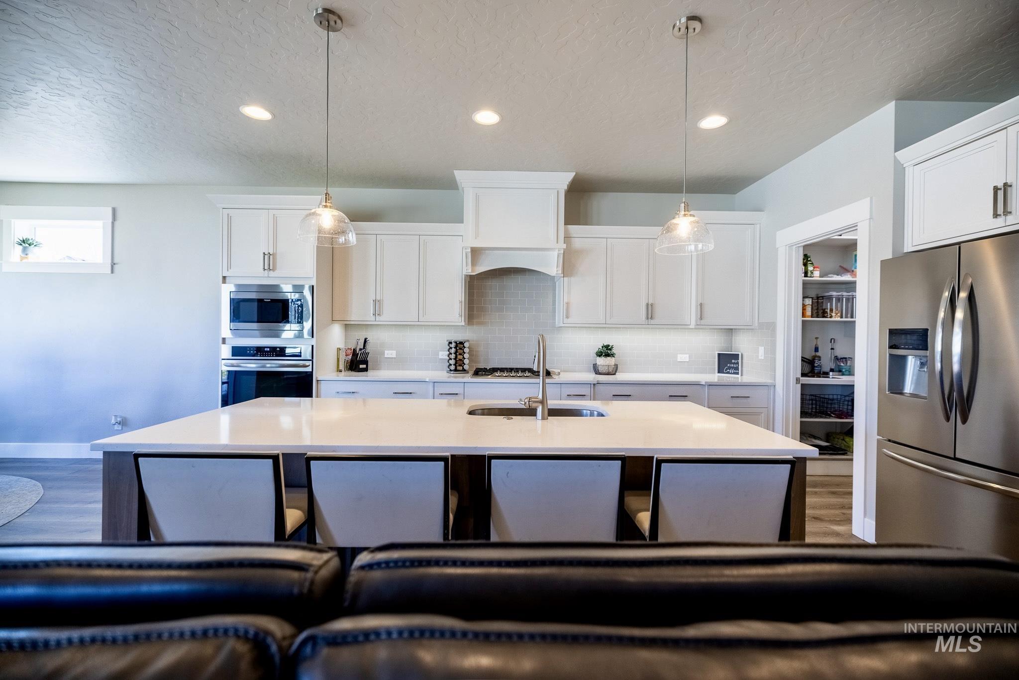 882 E Pascua Dr, Kuna, Idaho 83634, 3 Bedrooms, 2.5 Bathrooms, Residential For Sale, Price $599,999,MLS 98977235