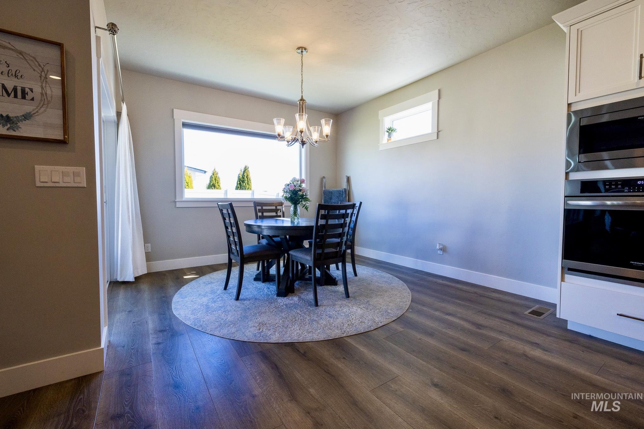 882 E Pascua Dr, Kuna, Idaho 83634, 3 Bedrooms, 2.5 Bathrooms, Residential For Sale, Price $599,999,MLS 98977235