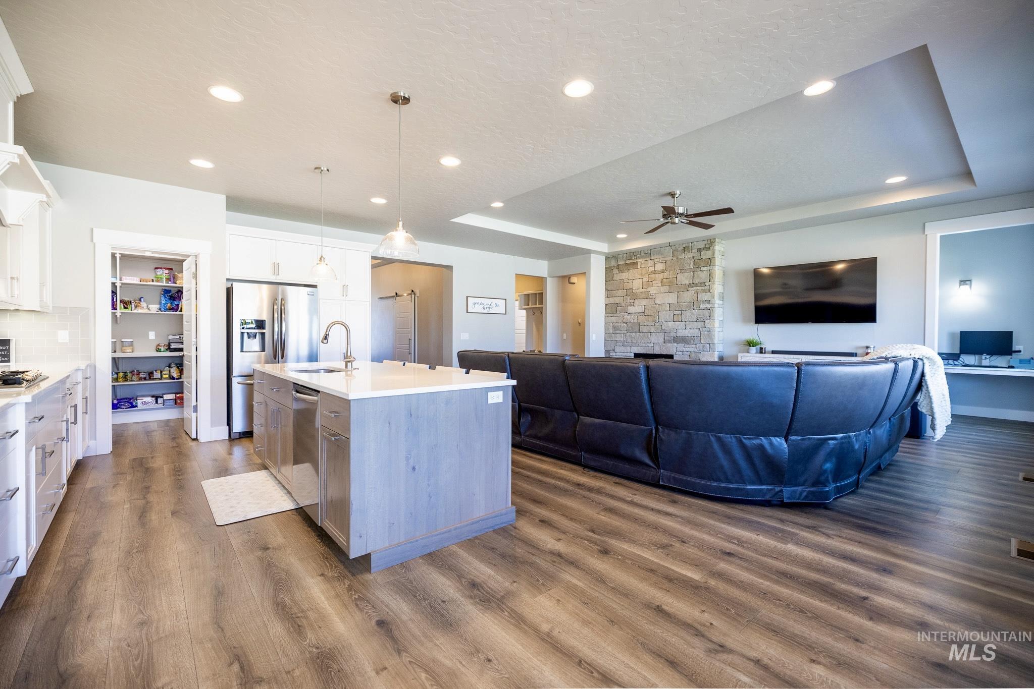 882 E Pascua Dr, Kuna, Idaho 83634, 3 Bedrooms, 2.5 Bathrooms, Residential For Sale, Price $599,999,MLS 98977235