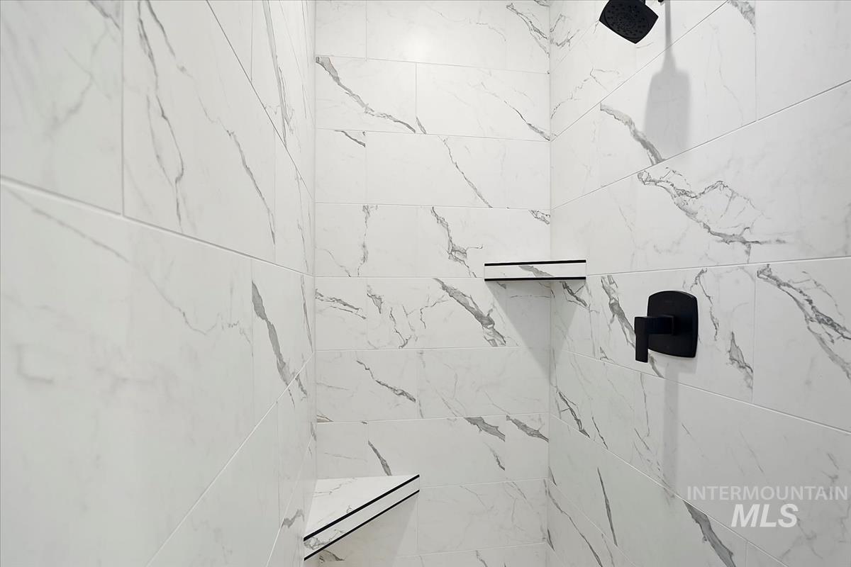 2787 W Warlander, Meridian, Idaho 83642, 3 Bedrooms, 2 Bathrooms, Residential For Sale, Price $579,900, 98977236