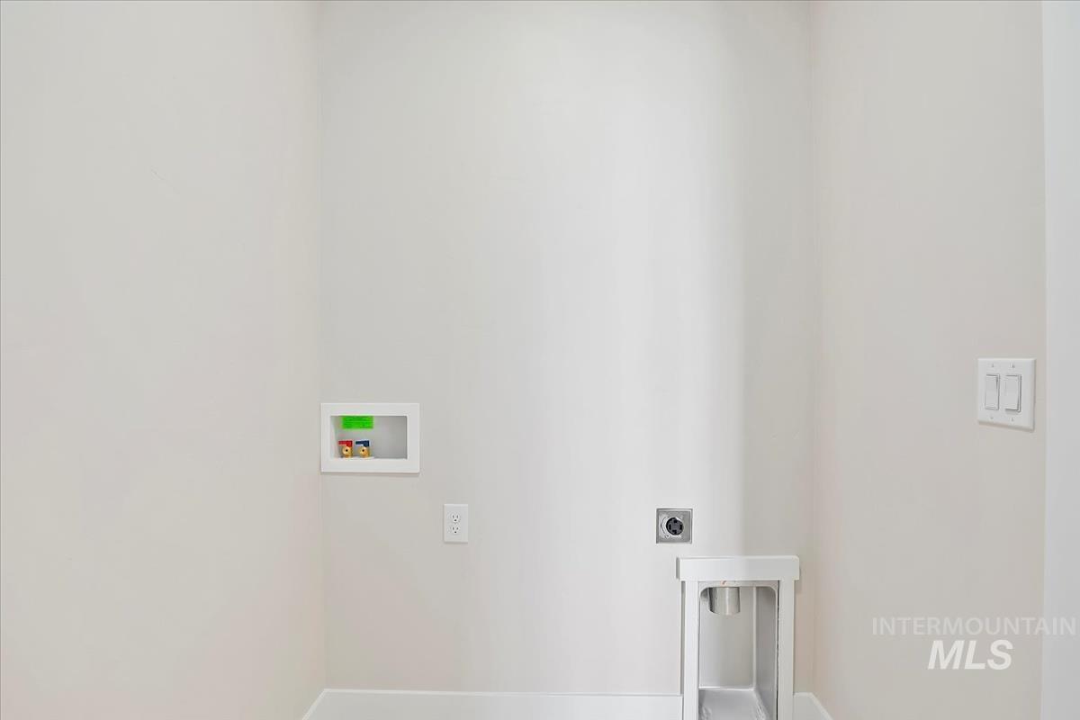 2787 W Warlander, Meridian, Idaho 83642, 3 Bedrooms, 2 Bathrooms, Residential For Sale, Price $579,900, 98977236