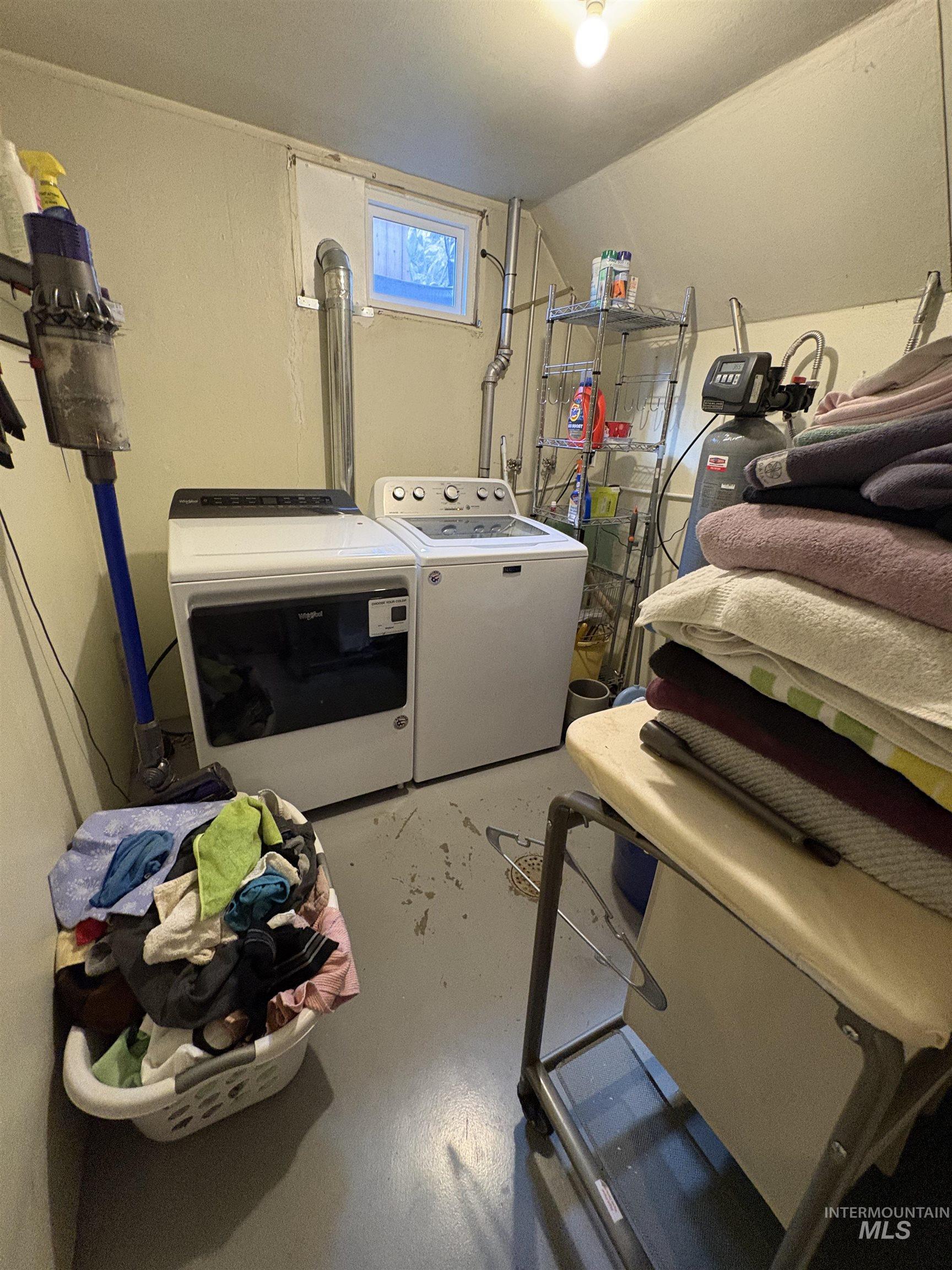 2068 Sherry Ln, Twin Falls, Idaho 83301, 4 Bedrooms, 2 Bathrooms, Residential For Sale, Price $360,000,MLS 98977237