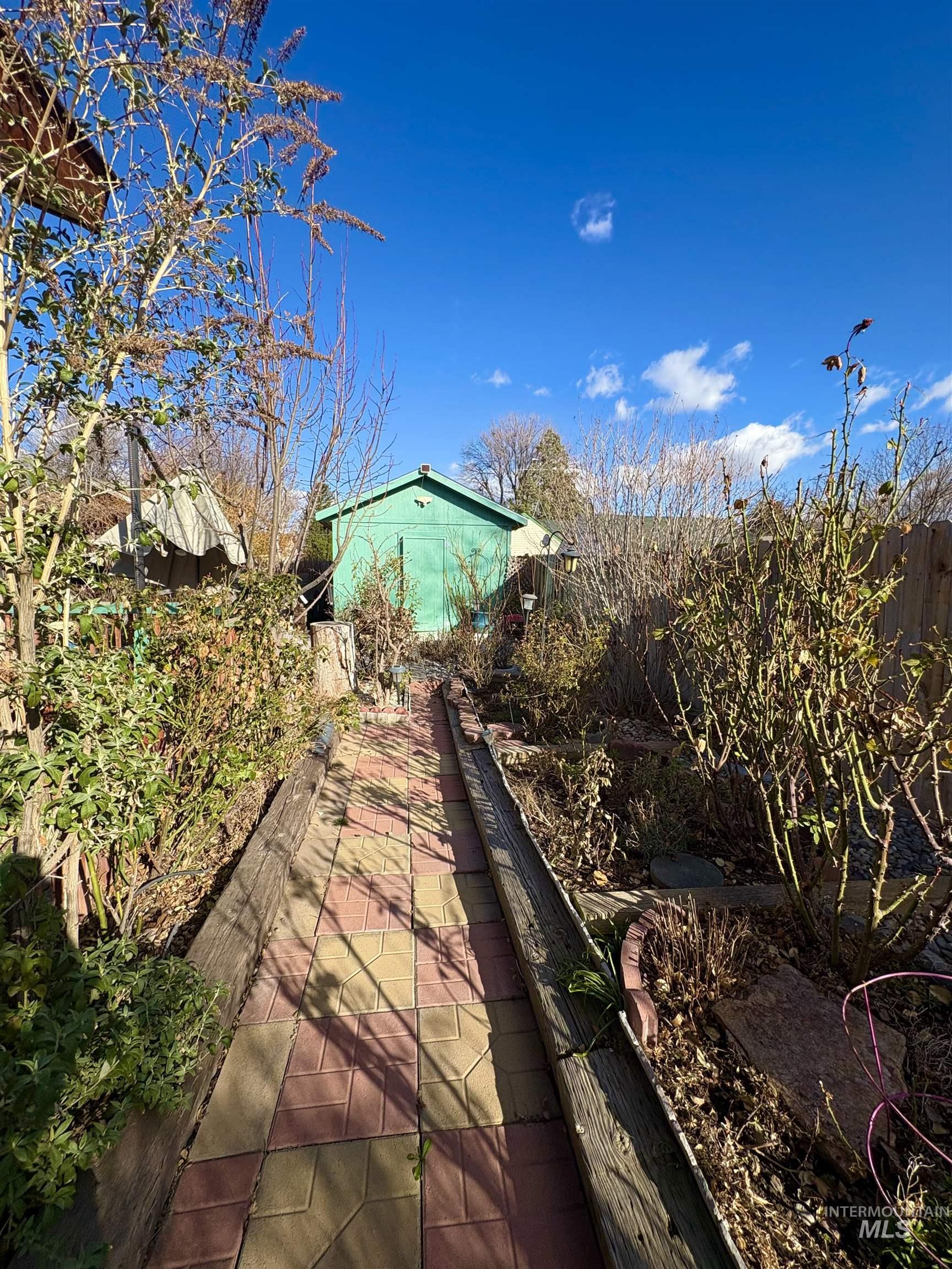 2068 Sherry Ln, Twin Falls, Idaho 83301, 4 Bedrooms, 2 Bathrooms, Residential For Sale, Price $360,000,MLS 98977237