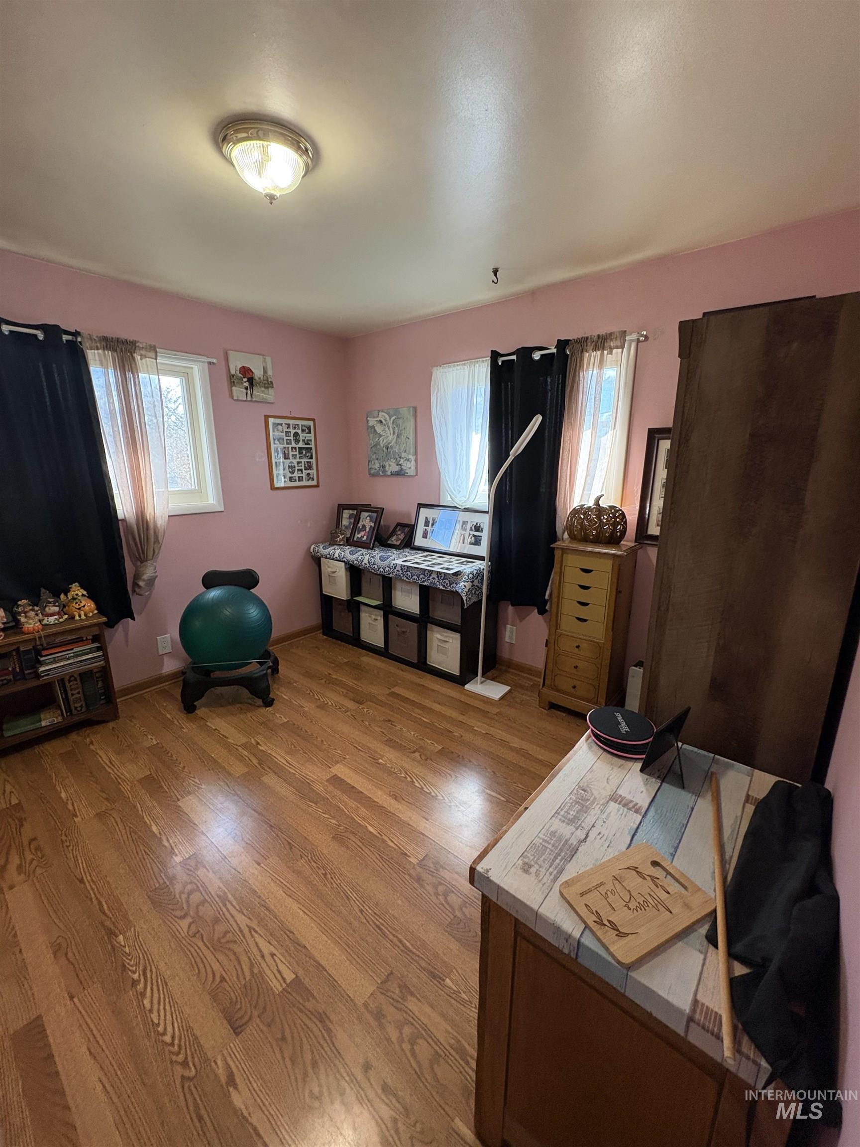 2068 Sherry Ln, Twin Falls, Idaho 83301, 4 Bedrooms, 2 Bathrooms, Residential For Sale, Price $360,000,MLS 98977237