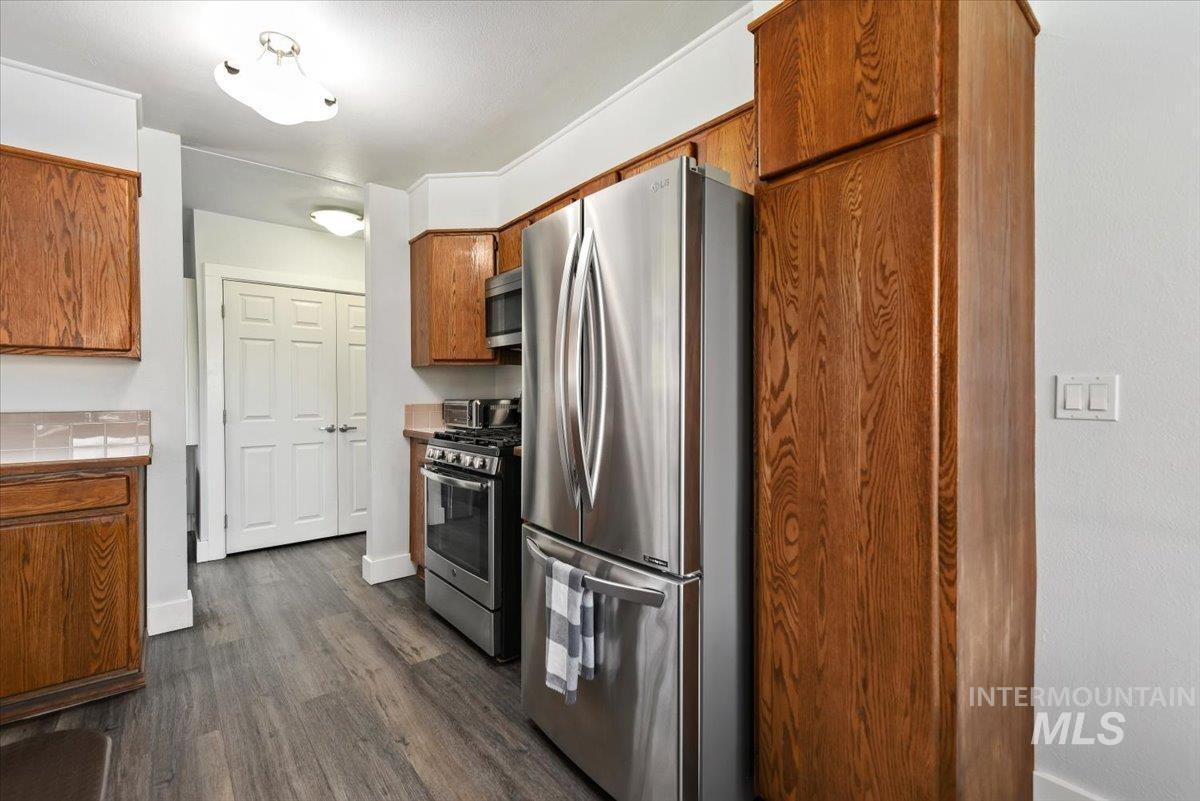 5320 W Hill Rd, Boise, Idaho 83703, 4 Bedrooms, 2.5 Bathrooms, Residential For Sale, Price $619,000,MLS 98977238