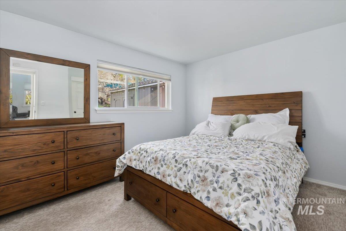 5320 W Hill Rd, Boise, Idaho 83703, 4 Bedrooms, 2.5 Bathrooms, Residential For Sale, Price $619,000,MLS 98977238