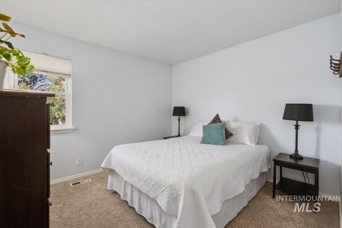 5320 W Hill Rd, Boise, Idaho 83703, 4 Bedrooms, 2.5 Bathrooms, Residential For Sale, Price $619,000,MLS 98977238