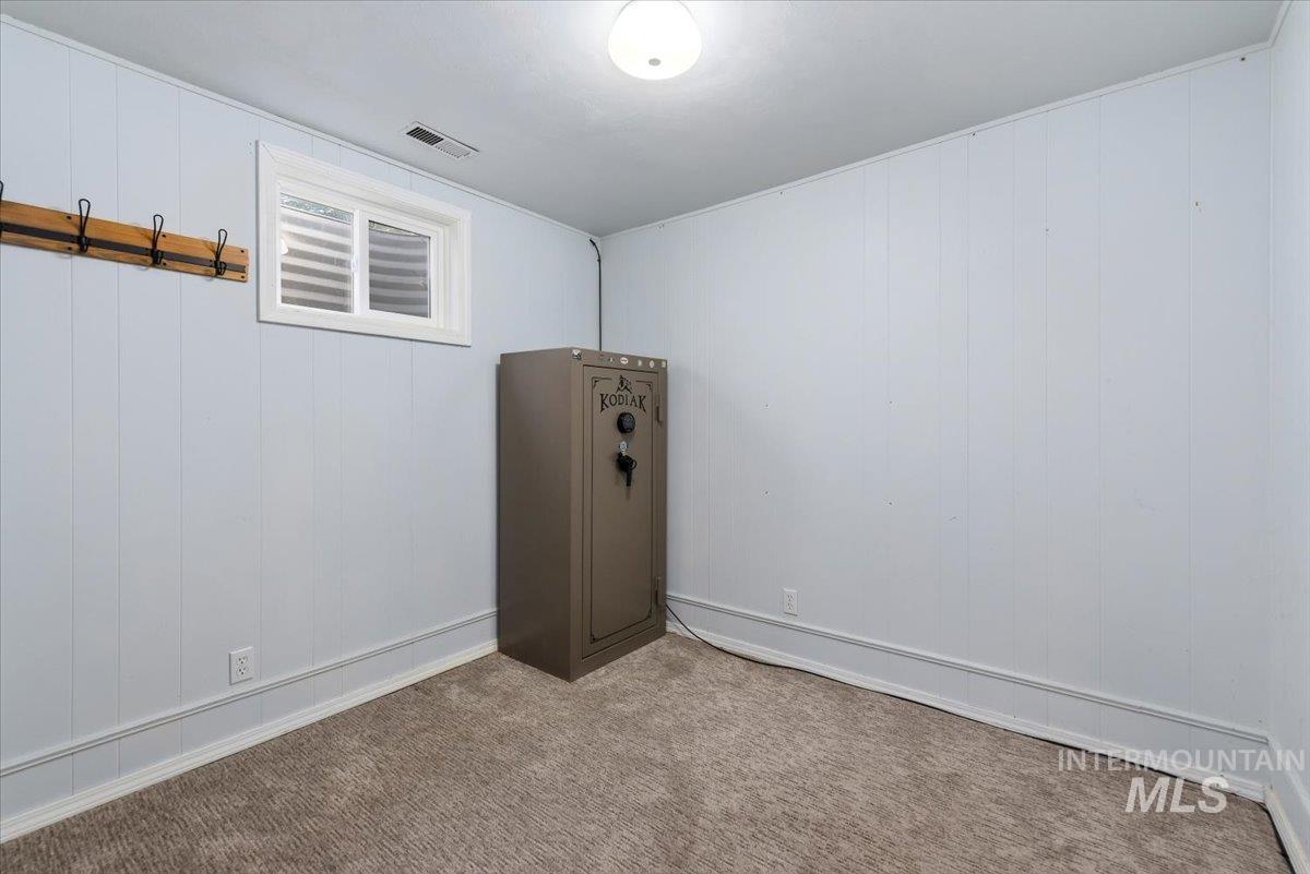 5320 W Hill Rd, Boise, Idaho 83703, 4 Bedrooms, 2.5 Bathrooms, Residential For Sale, Price $619,000,MLS 98977238