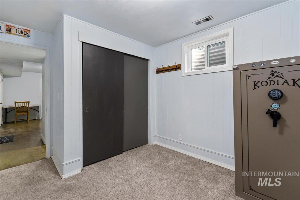 5320 W Hill Rd, Boise, Idaho 83703, 4 Bedrooms, 2.5 Bathrooms, Residential For Sale, Price $619,000,MLS 98977238