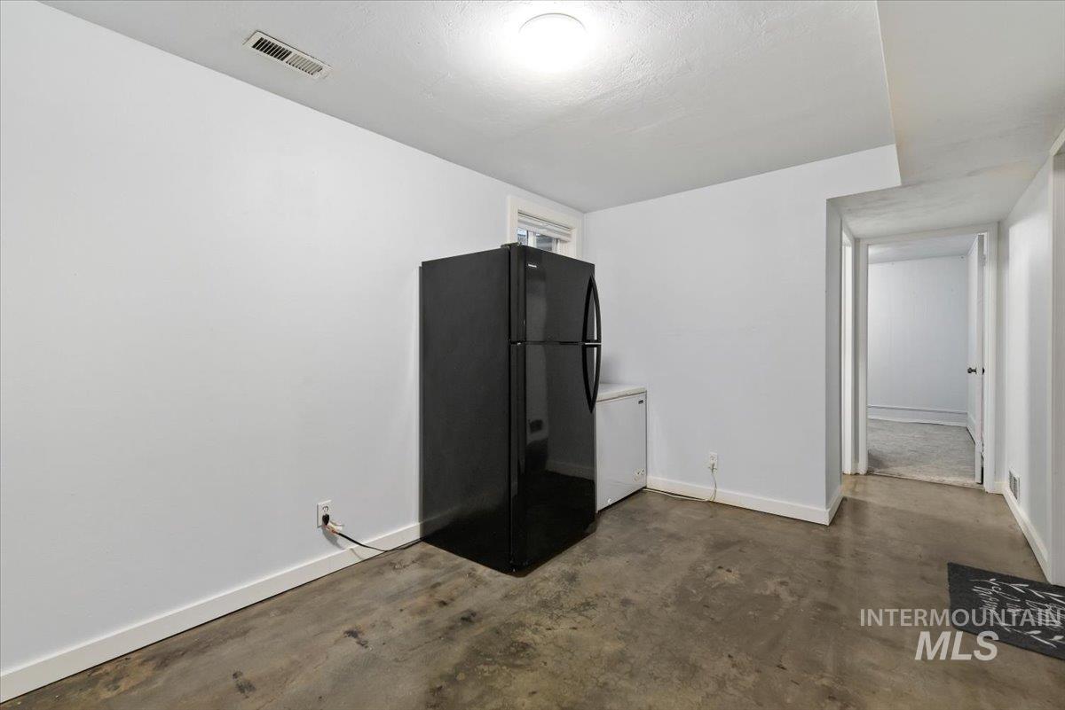 5320 W Hill Rd, Boise, Idaho 83703, 4 Bedrooms, 2.5 Bathrooms, Residential For Sale, Price $619,000,MLS 98977238