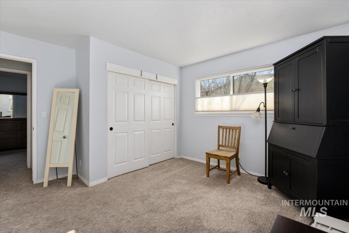 5320 W Hill Rd, Boise, Idaho 83703, 4 Bedrooms, 2.5 Bathrooms, Residential For Sale, Price $619,000,MLS 98977238