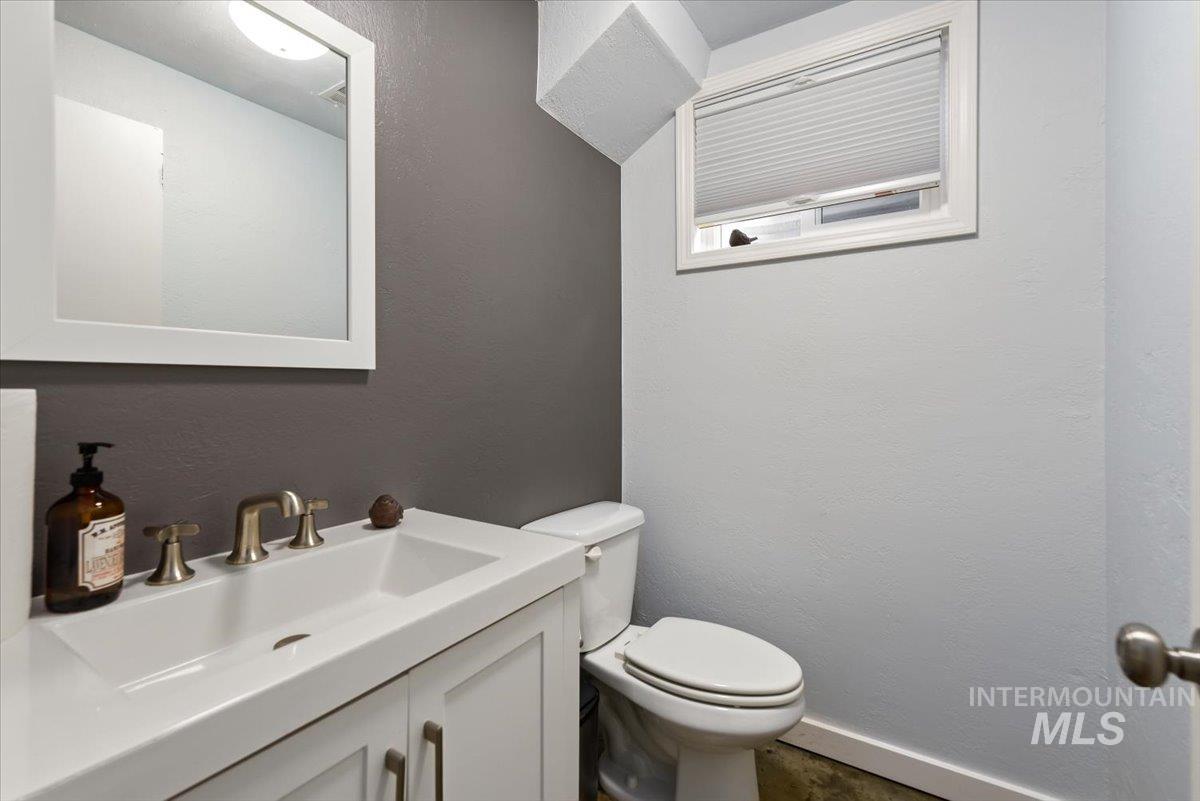 5320 W Hill Rd, Boise, Idaho 83703, 4 Bedrooms, 2.5 Bathrooms, Residential For Sale, Price $619,000,MLS 98977238