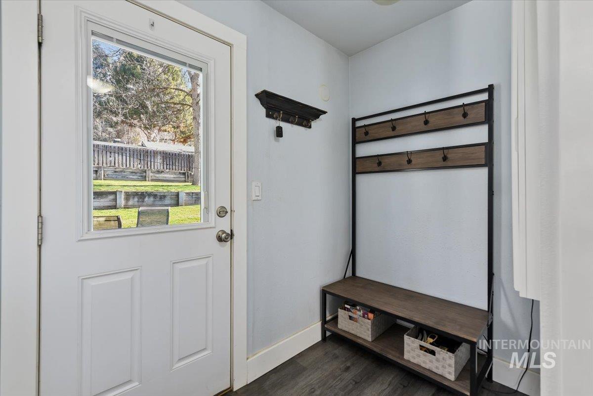 5320 W Hill Rd, Boise, Idaho 83703, 4 Bedrooms, 2.5 Bathrooms, Residential For Sale, Price $619,000,MLS 98977238